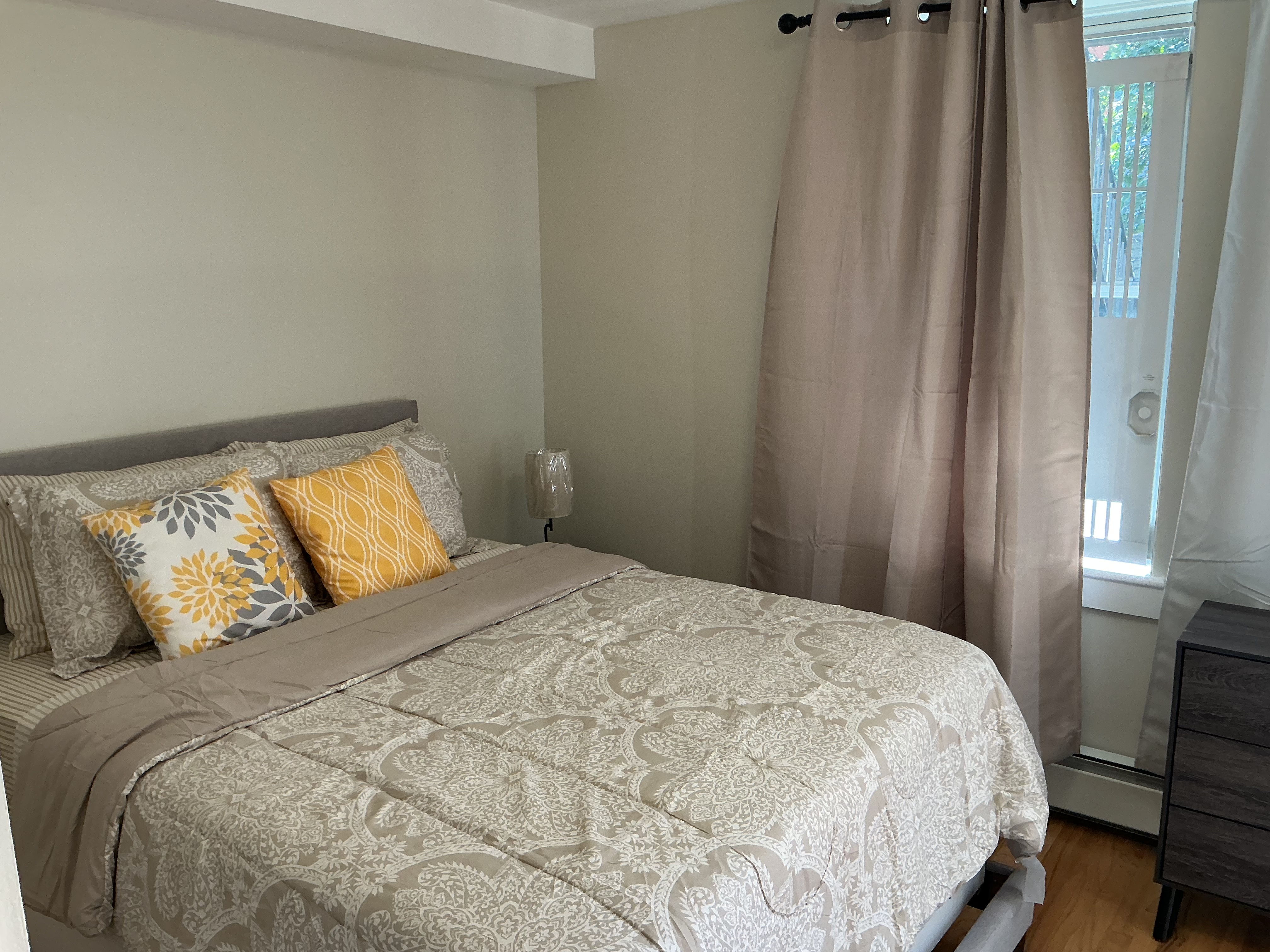 Comfortable One-Bedroom Living in Bed-Stuy with Furnished Essentials and Great Neighborhood Connecti - Photo 10