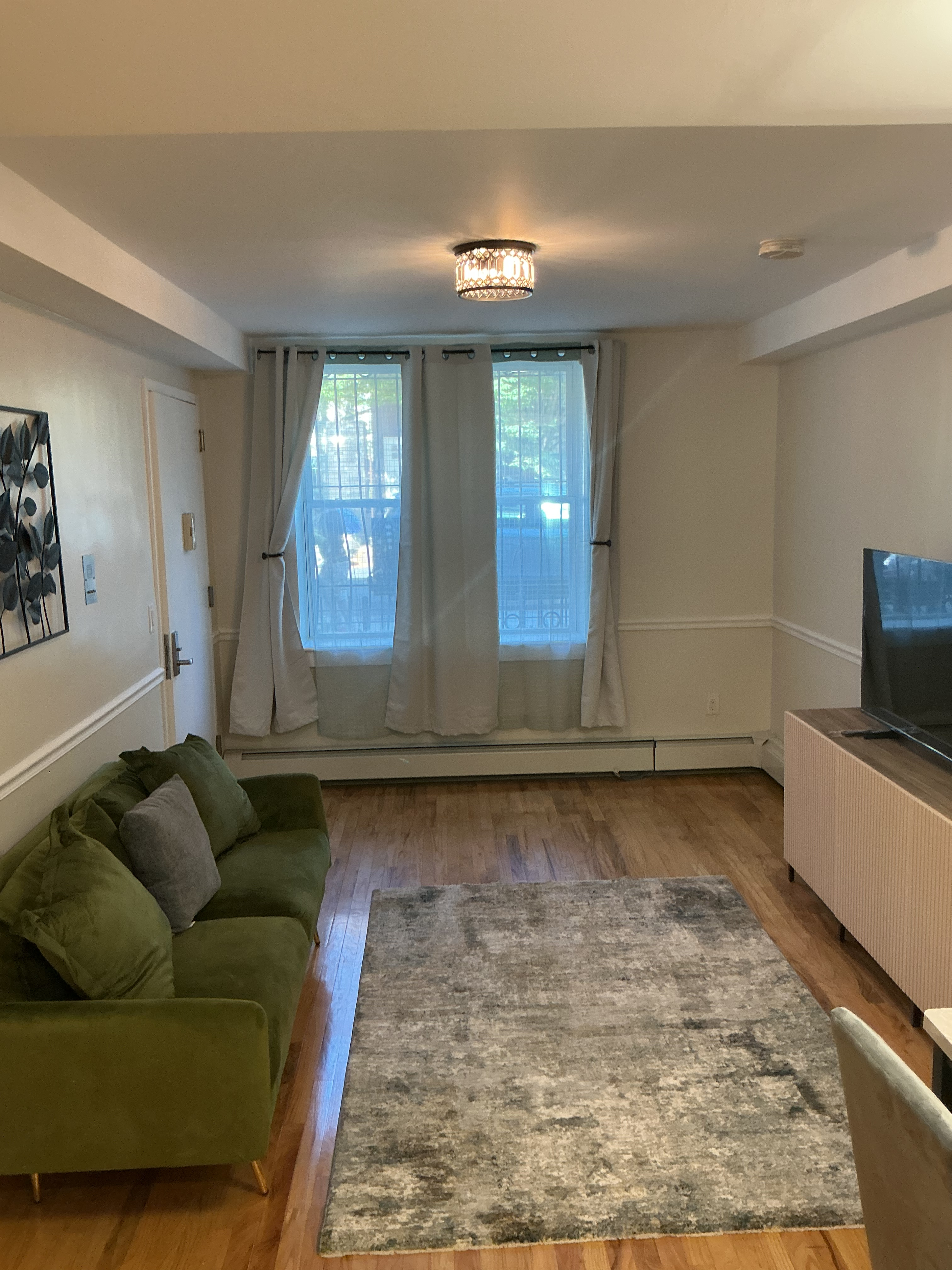 Comfortable One-Bedroom Living in Bed-Stuy with Furnished Essentials and Great Neighborhood Connecti - Photo 1