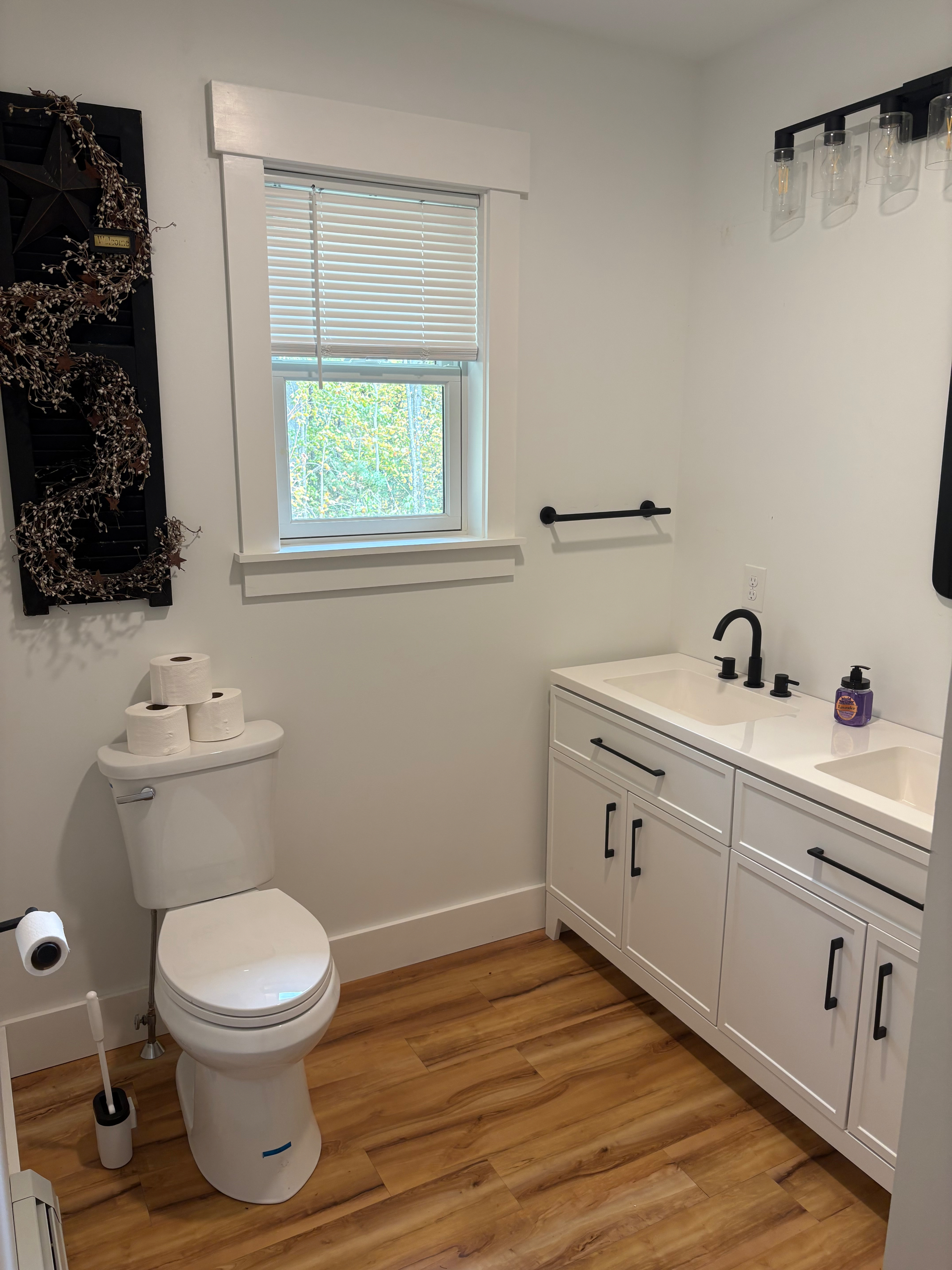Bright and cozy newly constructed 2bdrm 2 bath home in rural setting - Photo 9