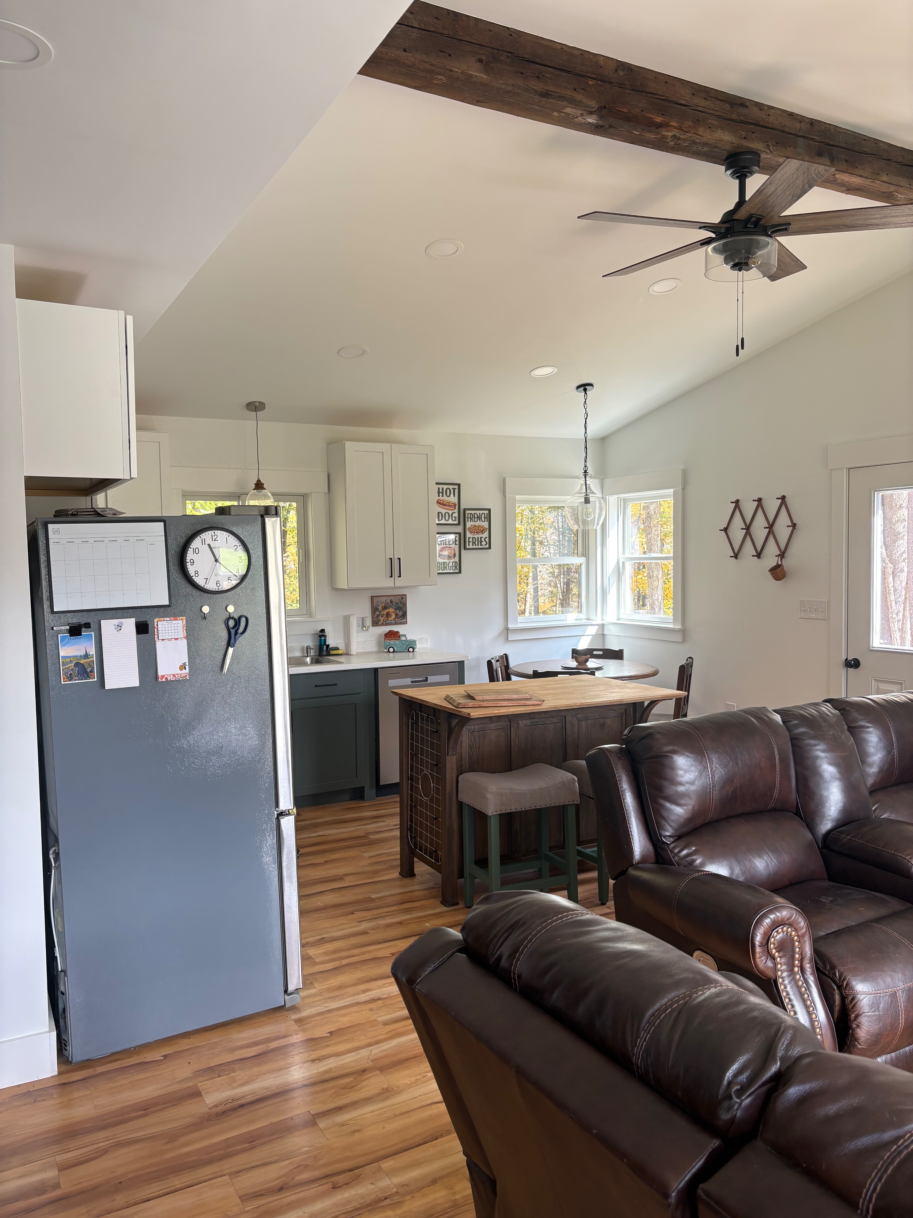 Bright and cozy newly constructed 2bdrm 2 bath home in rural setting - Photo 5