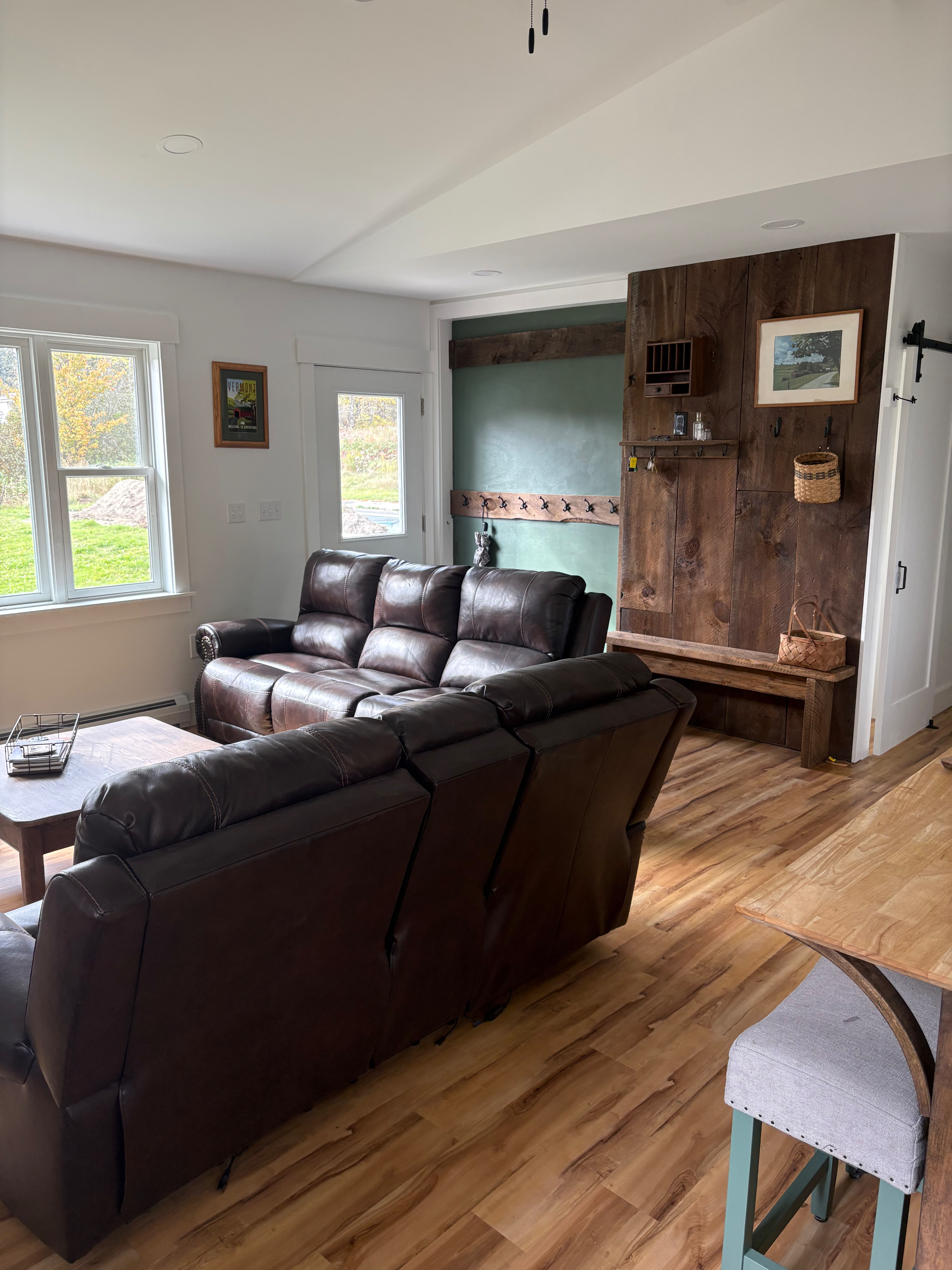 Bright and cozy newly constructed 2bdrm 2 bath home in rural setting - Photo 7