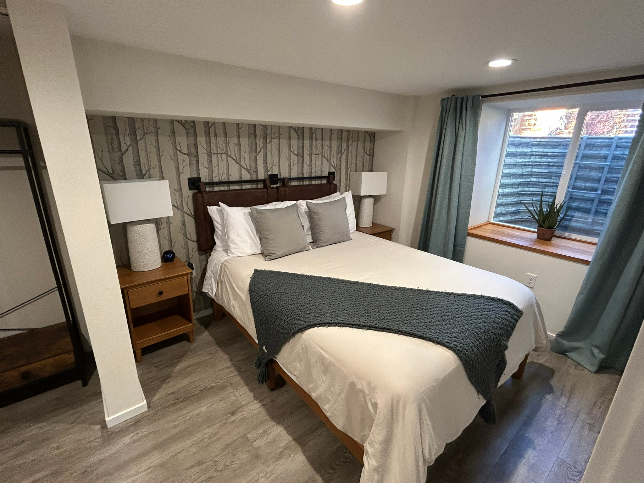 Beautifully renovated Downtown location. - Photo 6