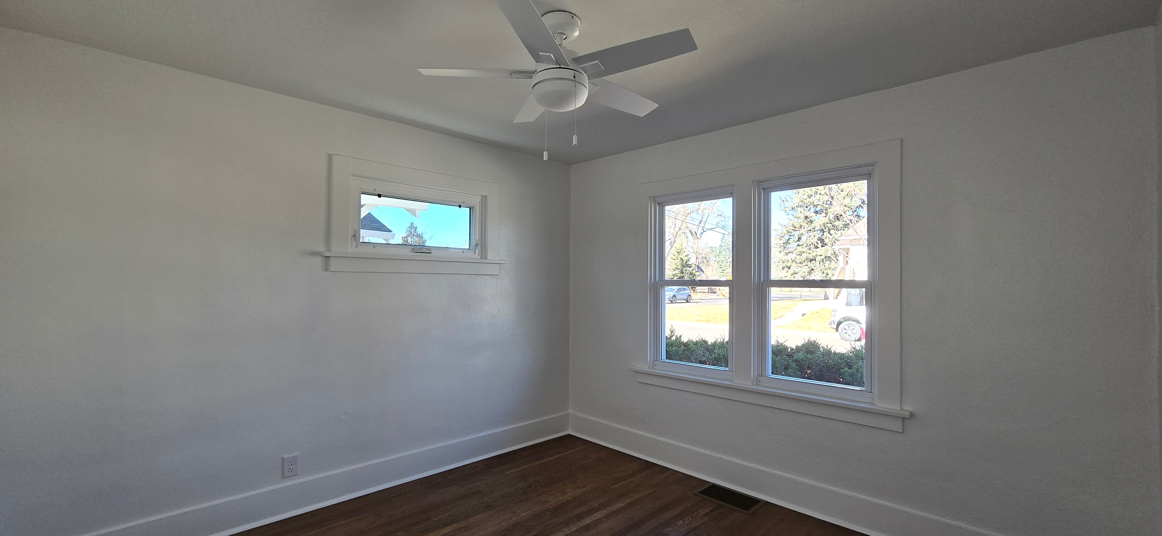 Cozy & newly renovated 3 bedroom, 2 bath. - Photo 6