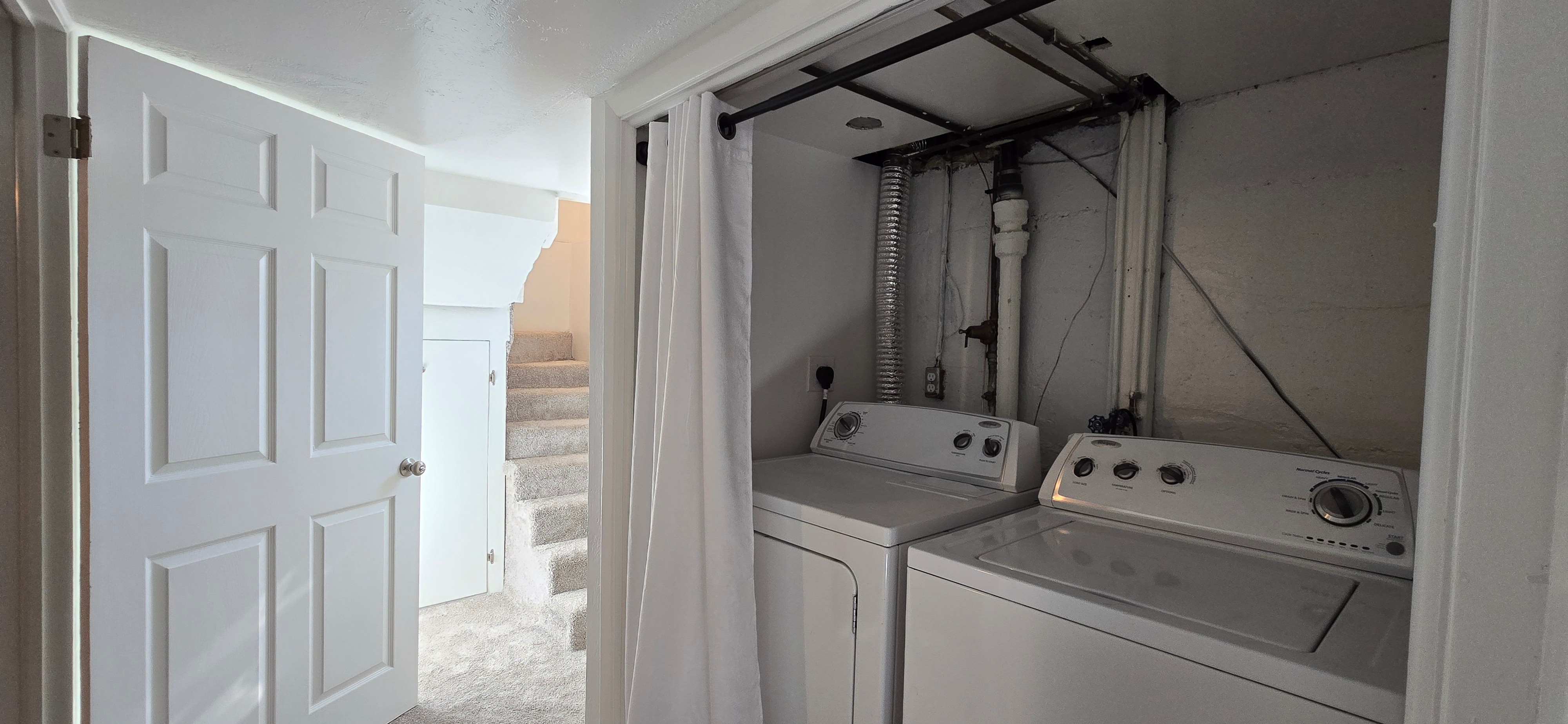 Cozy & newly renovated 3 bedroom, 2 bath. - Photo 10