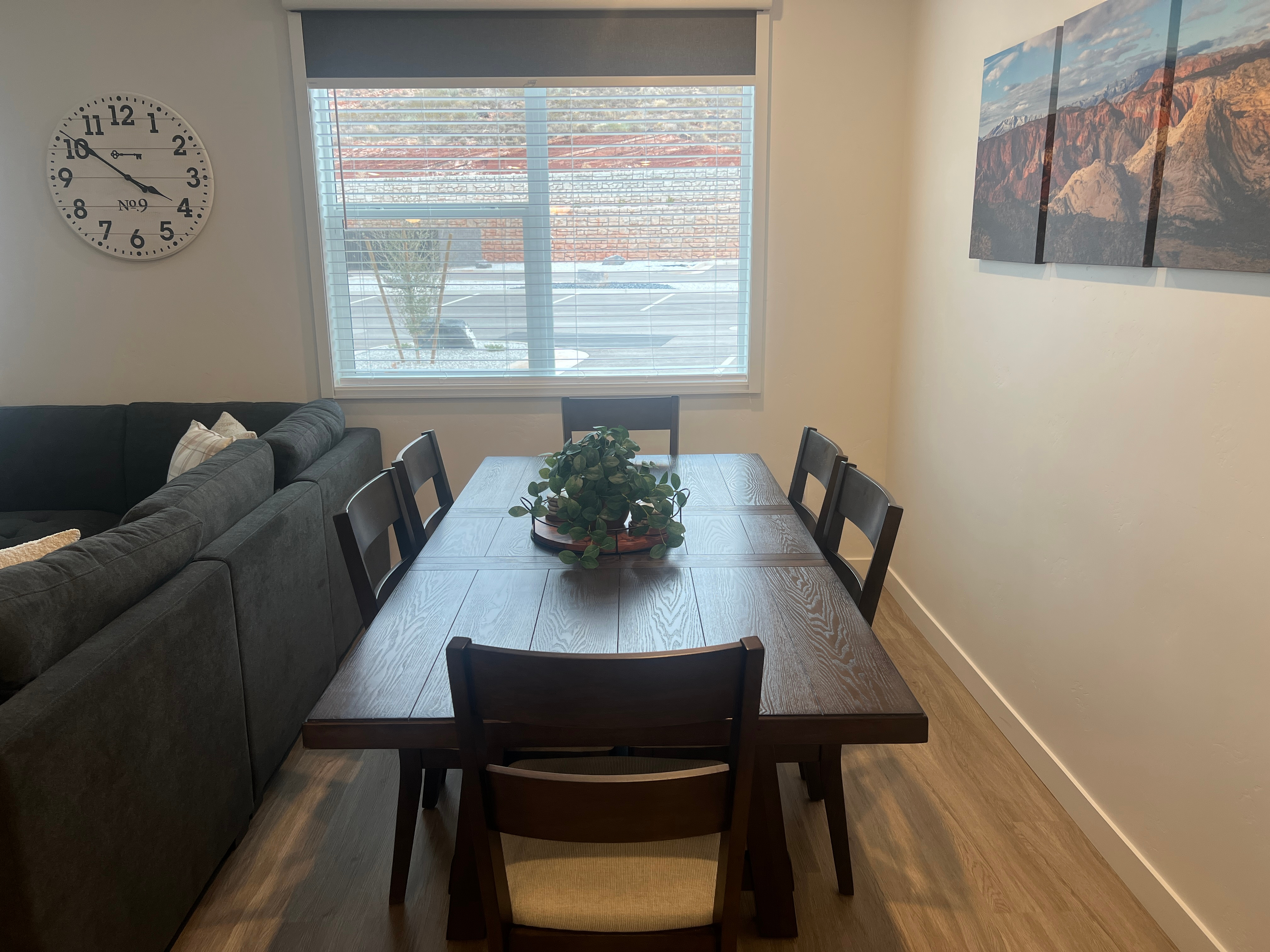 Furnished 2BR Condo with Resort Amenities Near Zion - Photo 4