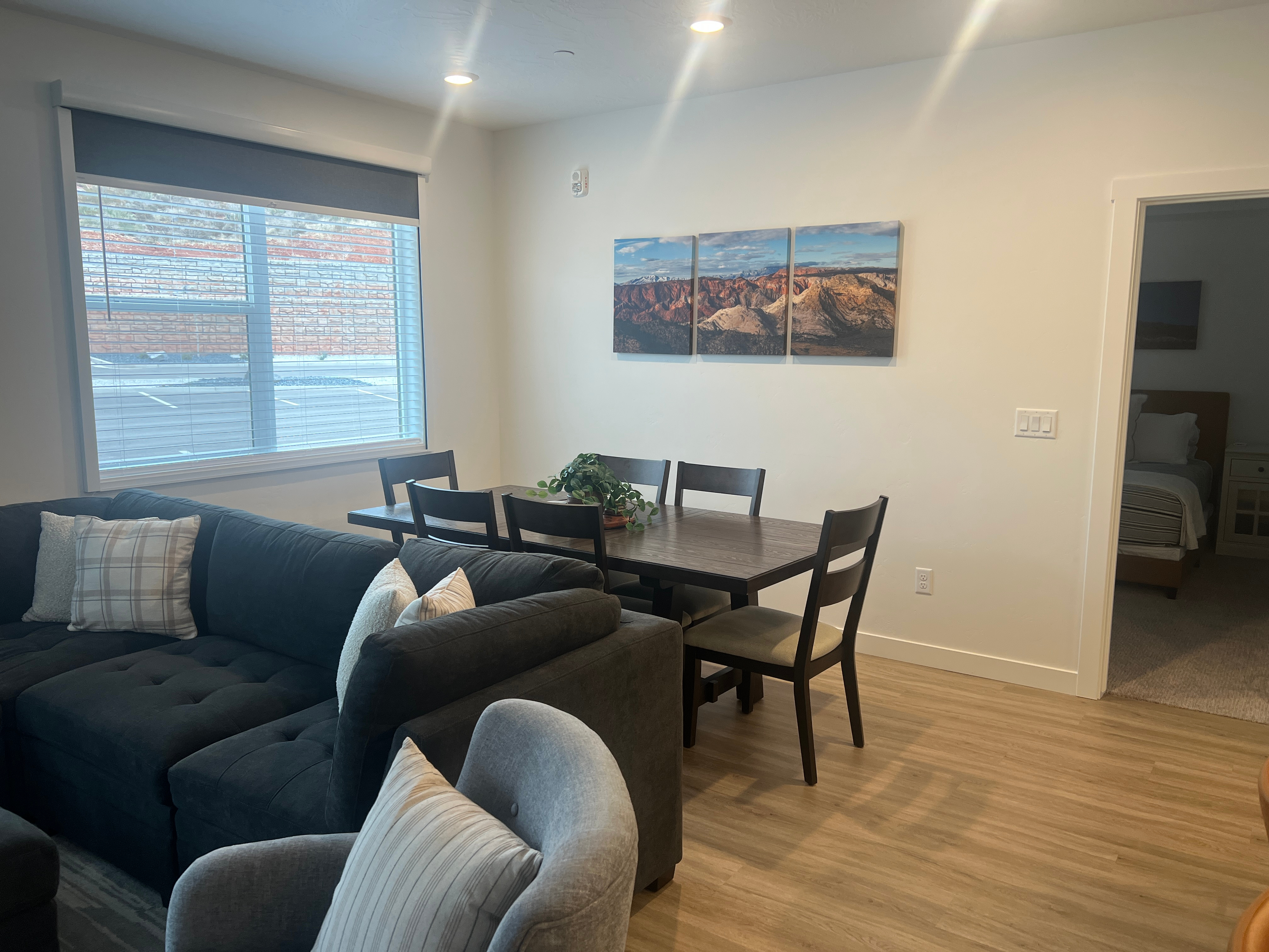 Furnished 2BR Condo with Resort Amenities Near Zion - Photo 5