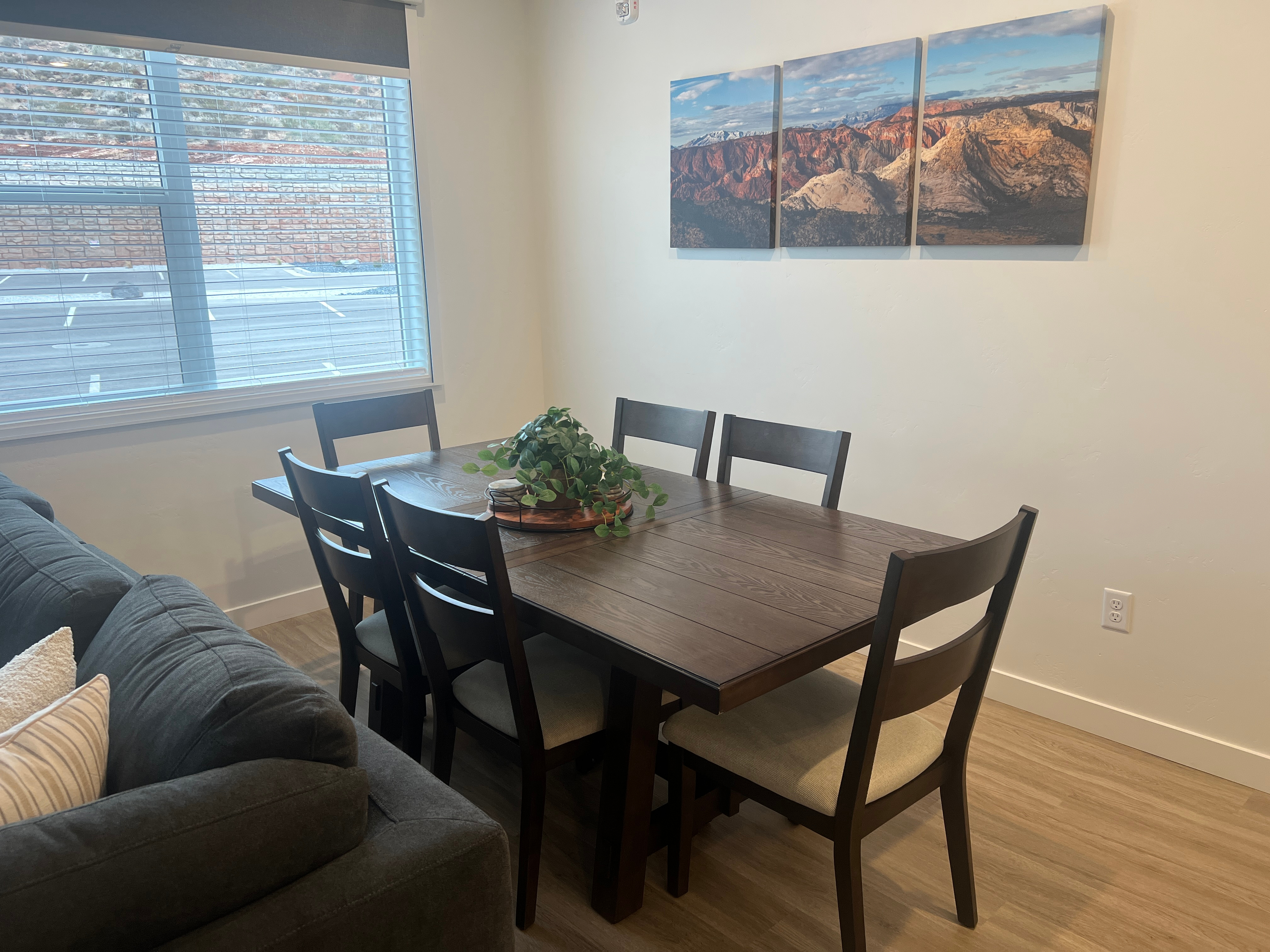 Furnished 2BR Condo with Resort Amenities Near Zion - Photo 6
