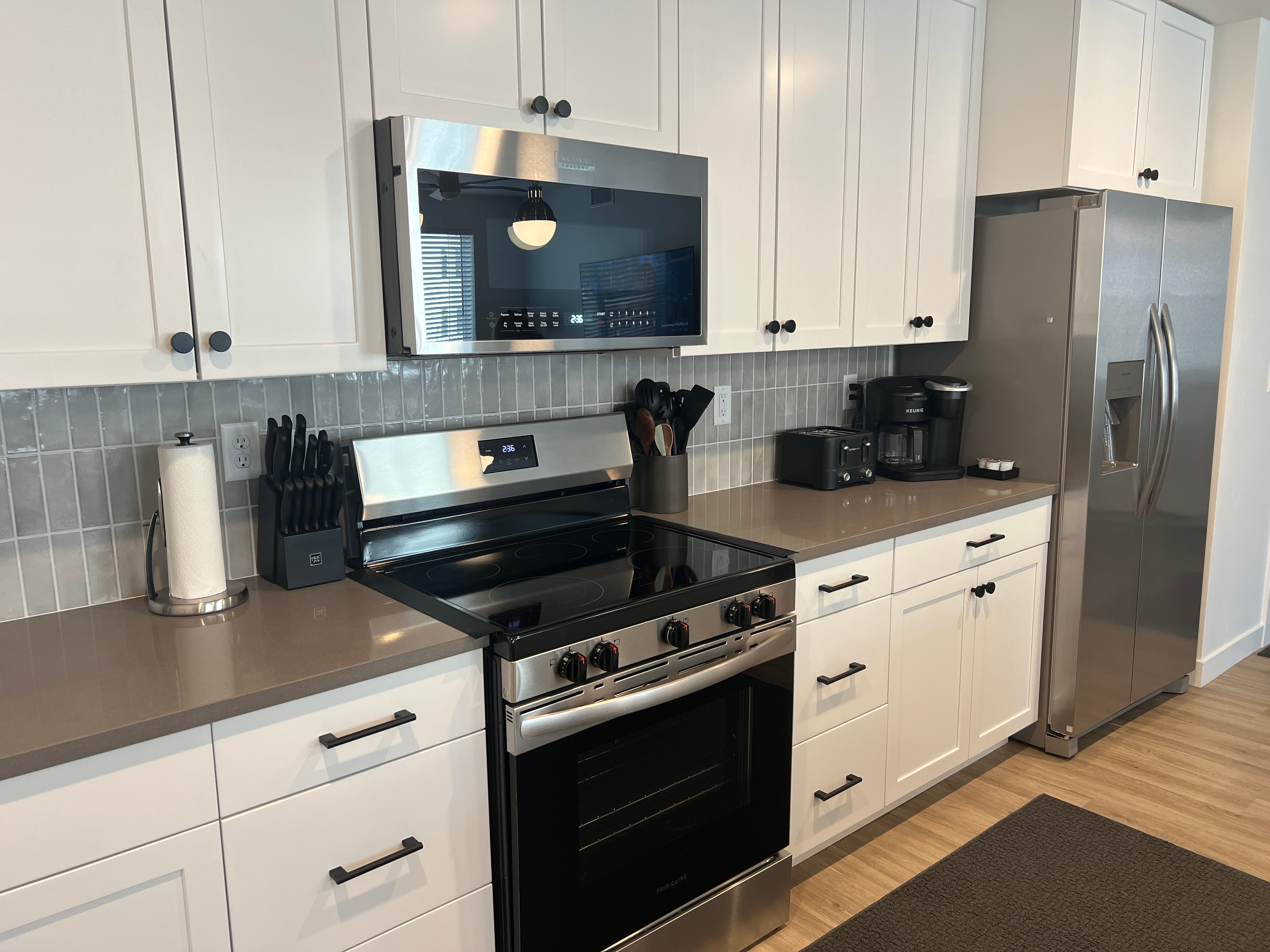 Furnished 2BR Condo with Resort Amenities Near Zion - Photo 8