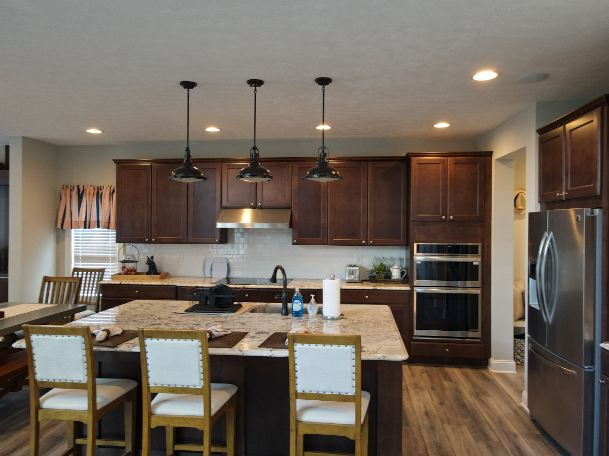 Fully Furnished Home with attached Shopping Center - Photo 7