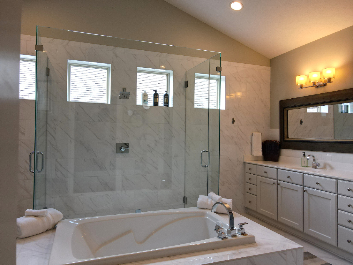 Fully Furnished Home with attached Shopping Center - Photo 4