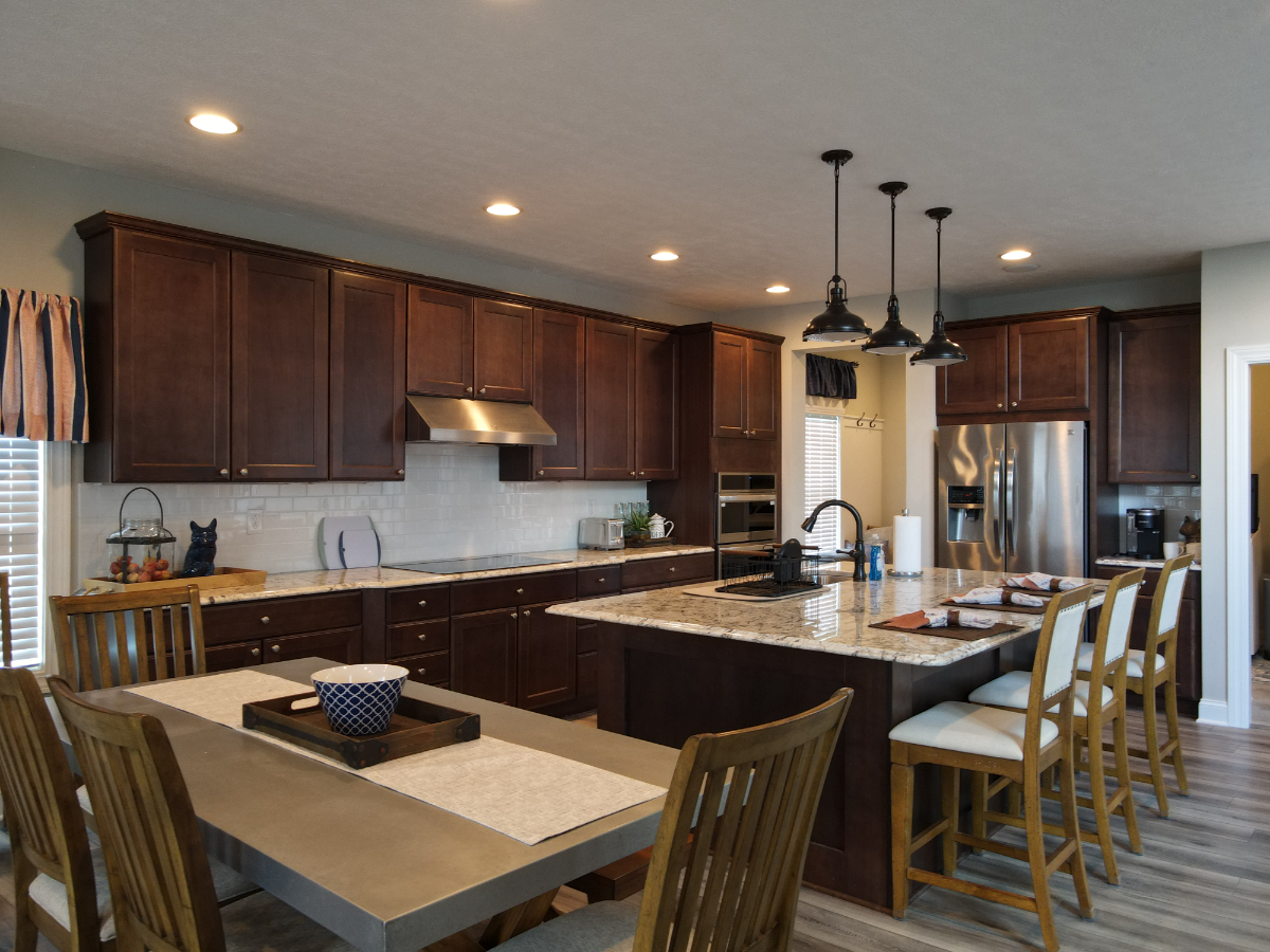Fully Furnished Home with attached Shopping Center - Photo 9