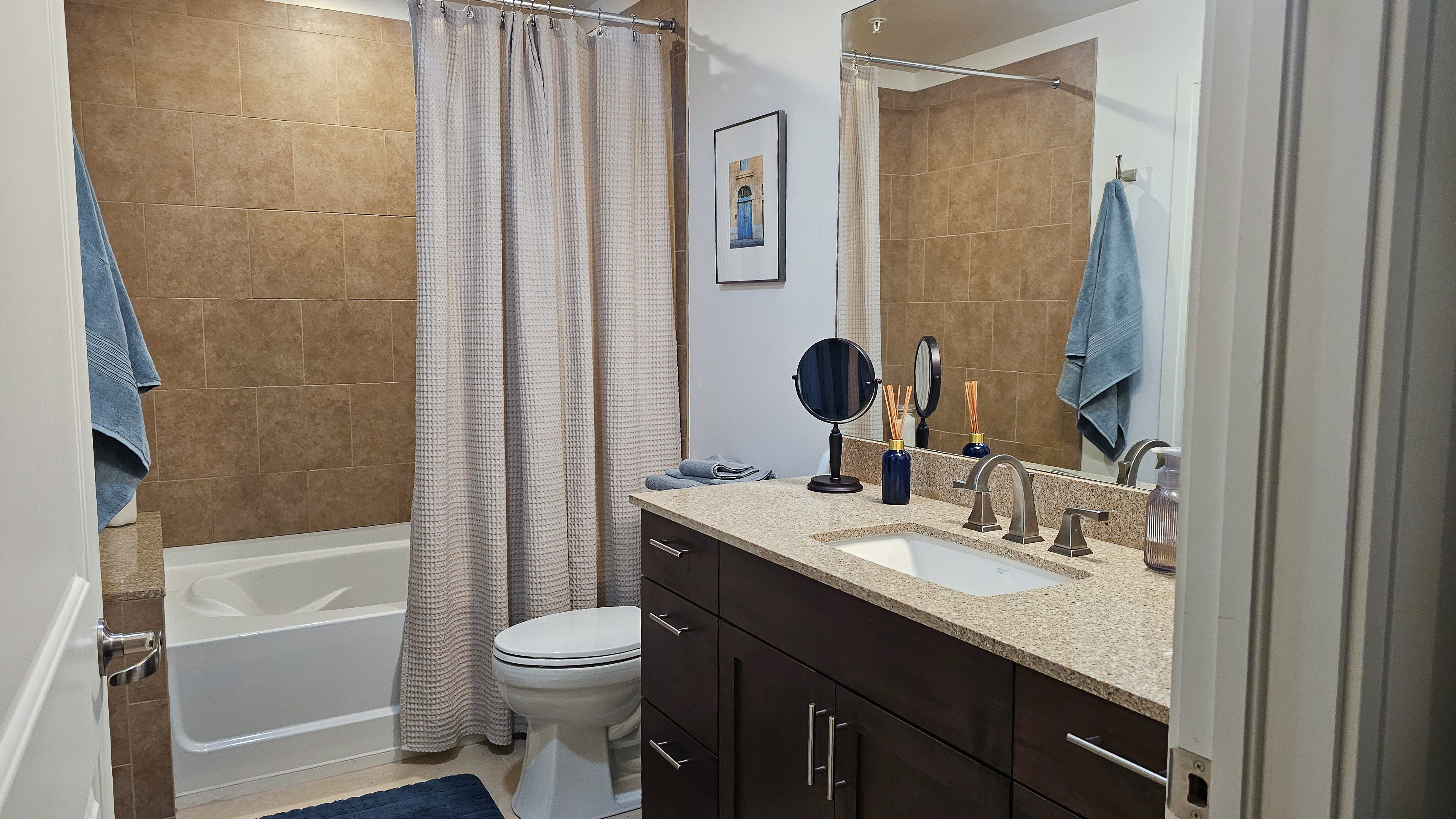 Luxury Furnished 1 Bd/1 Ba at Peloton West in Boulder, minutes from Foothills Hospital - Photo 10