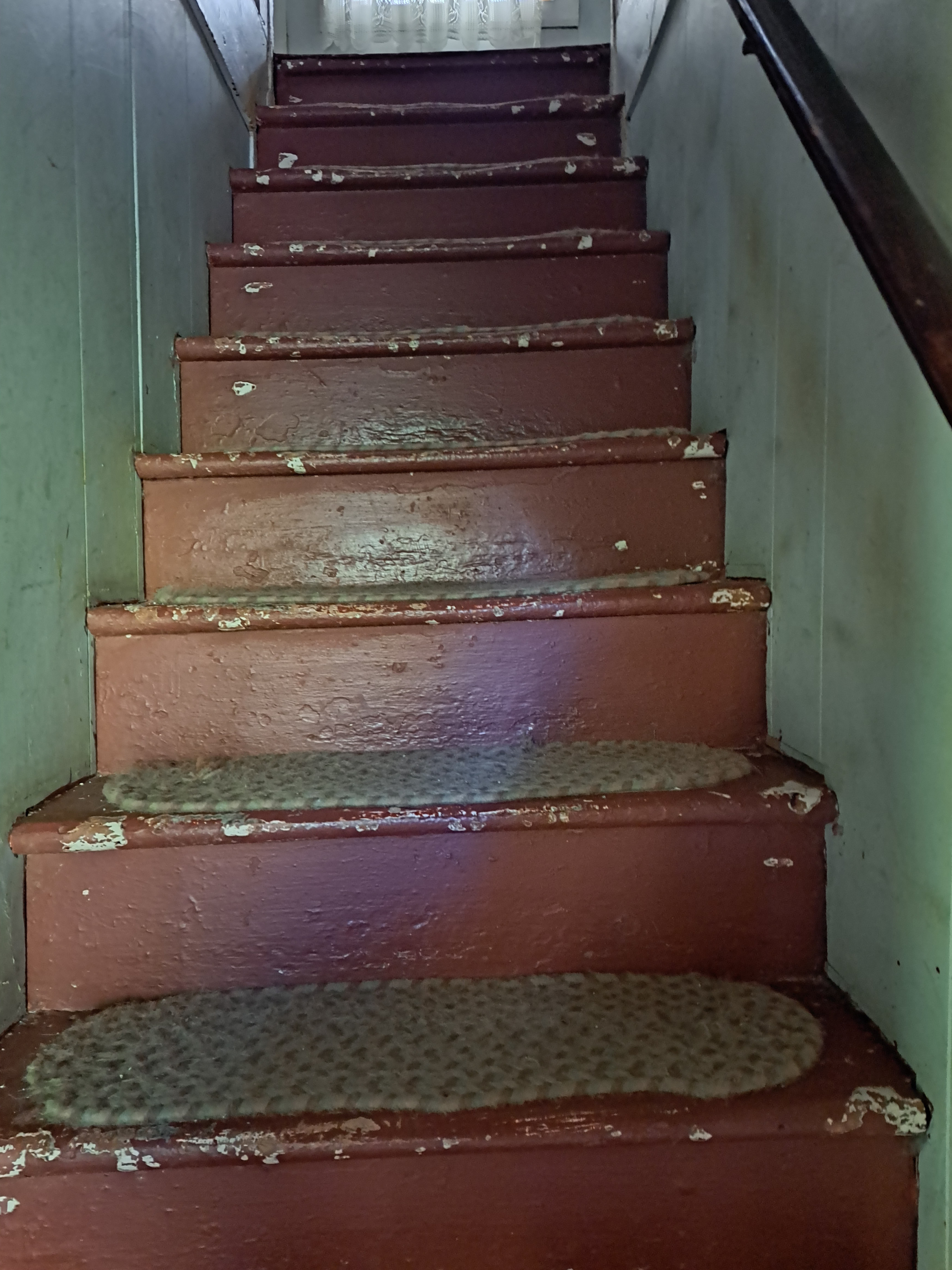 Older country home - Photo 9