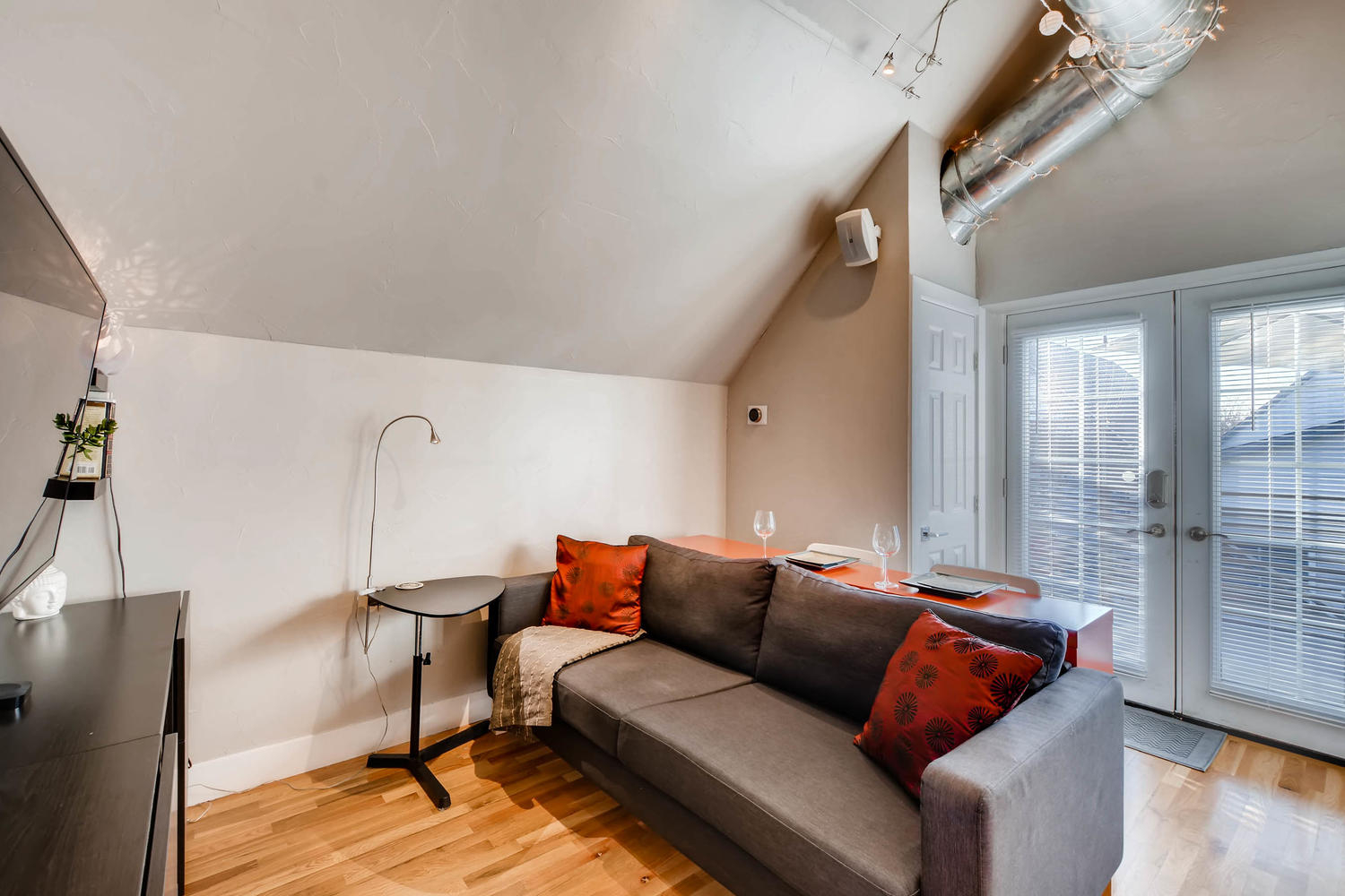 Cozy Carriage House | Big City Energy, Neighborhood Charm - Photo 2