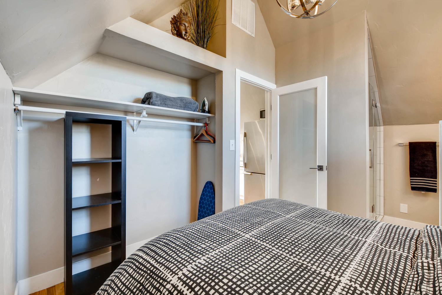 Cozy Carriage House | Big City Energy, Neighborhood Charm - Photo 6