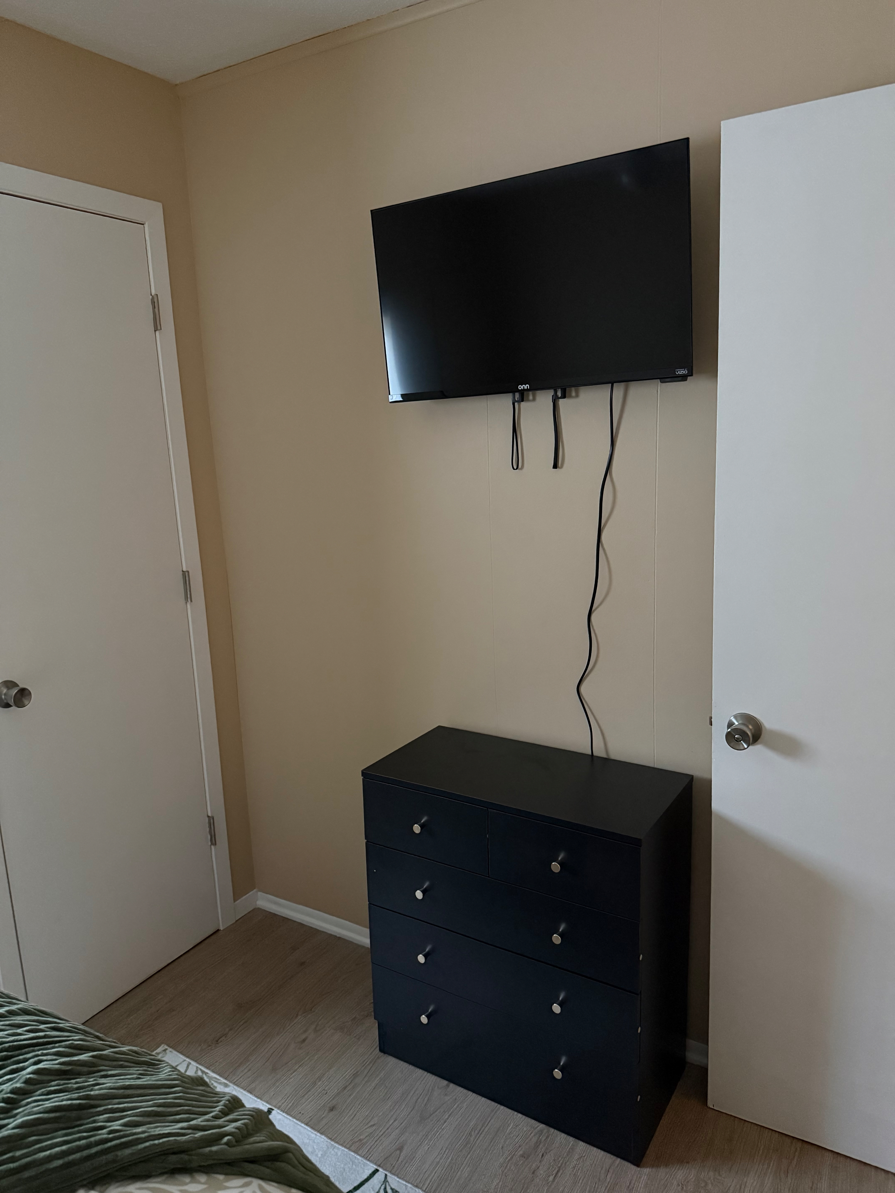 2 bedroom private entrance apartment - Photo 11