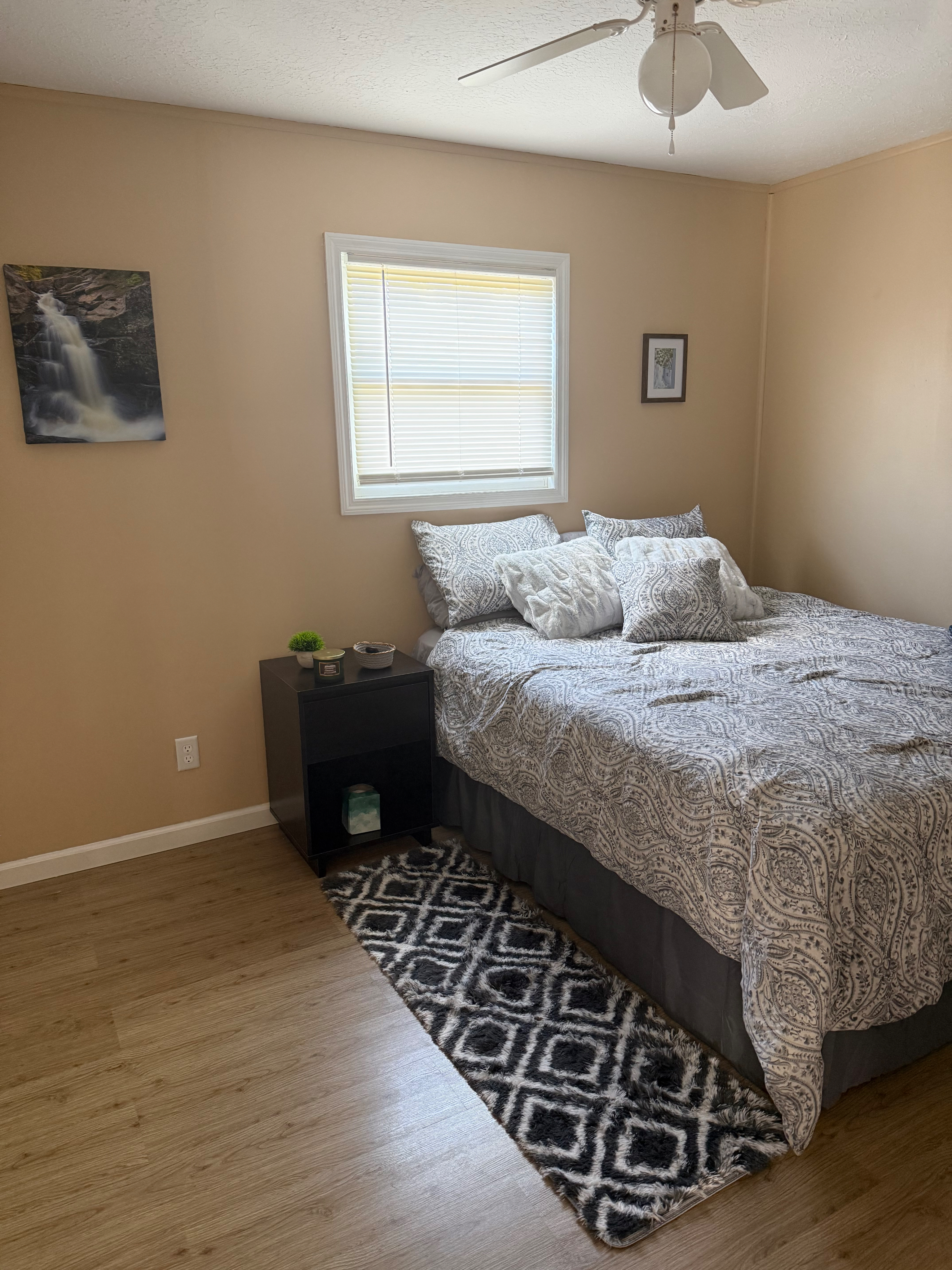 2 bedroom private entrance apartment - Photo 10
