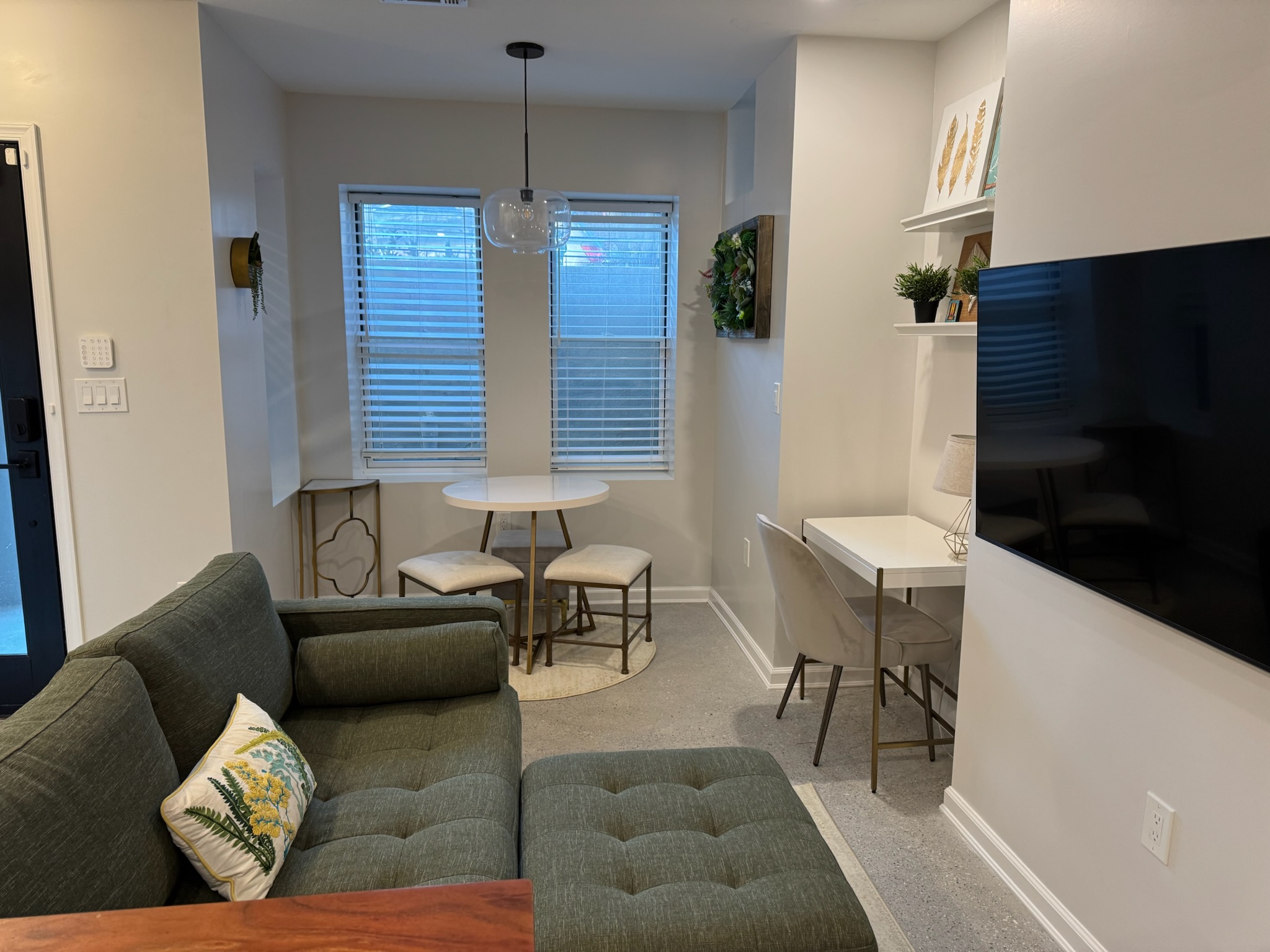 Modern and cozy 2-bed English basement H Street NOMA Gallaudet - Photo 1
