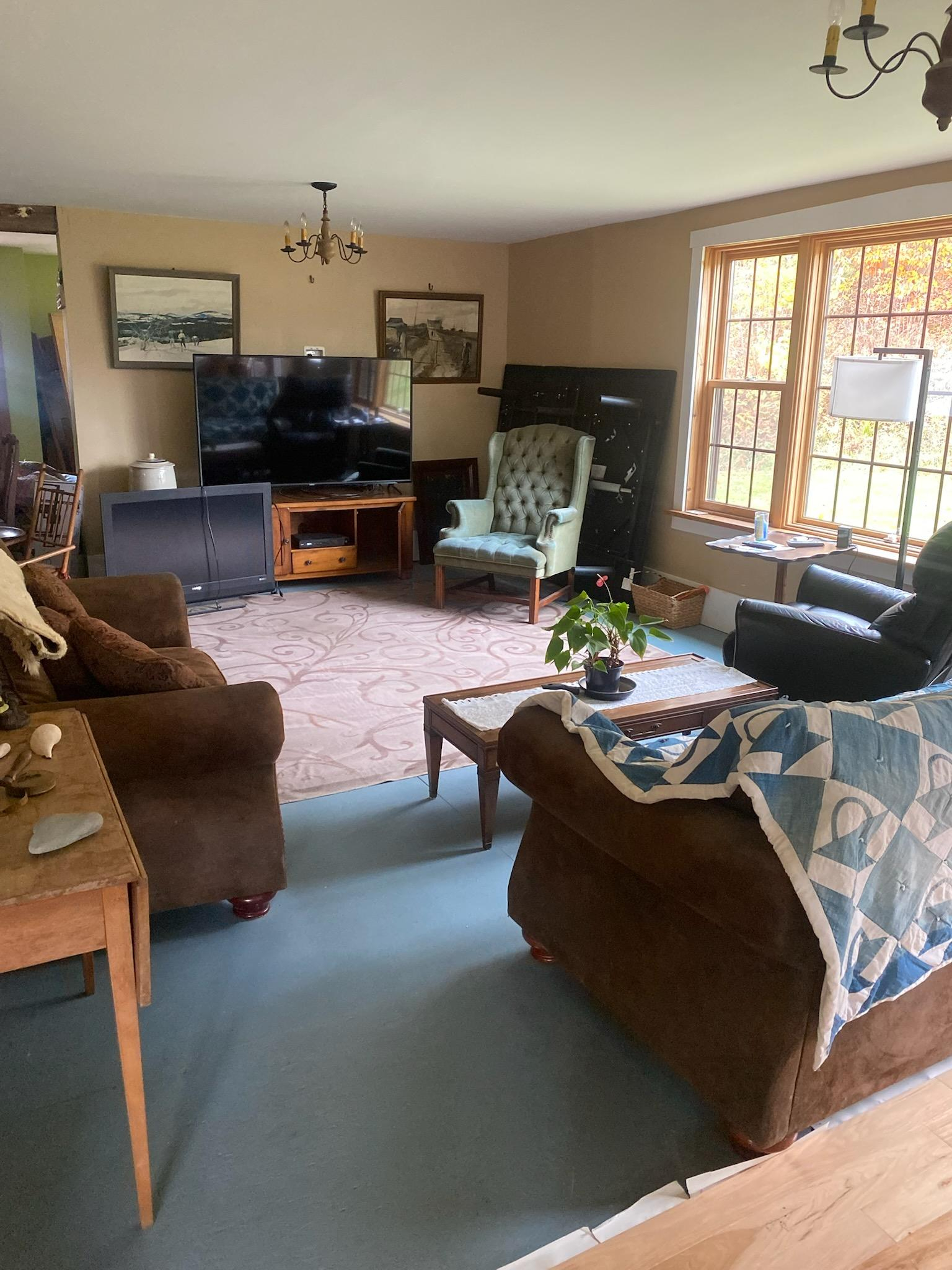 Spacious King Bedroom in a Peaceful Country Home w/ All Included - Photo 4
