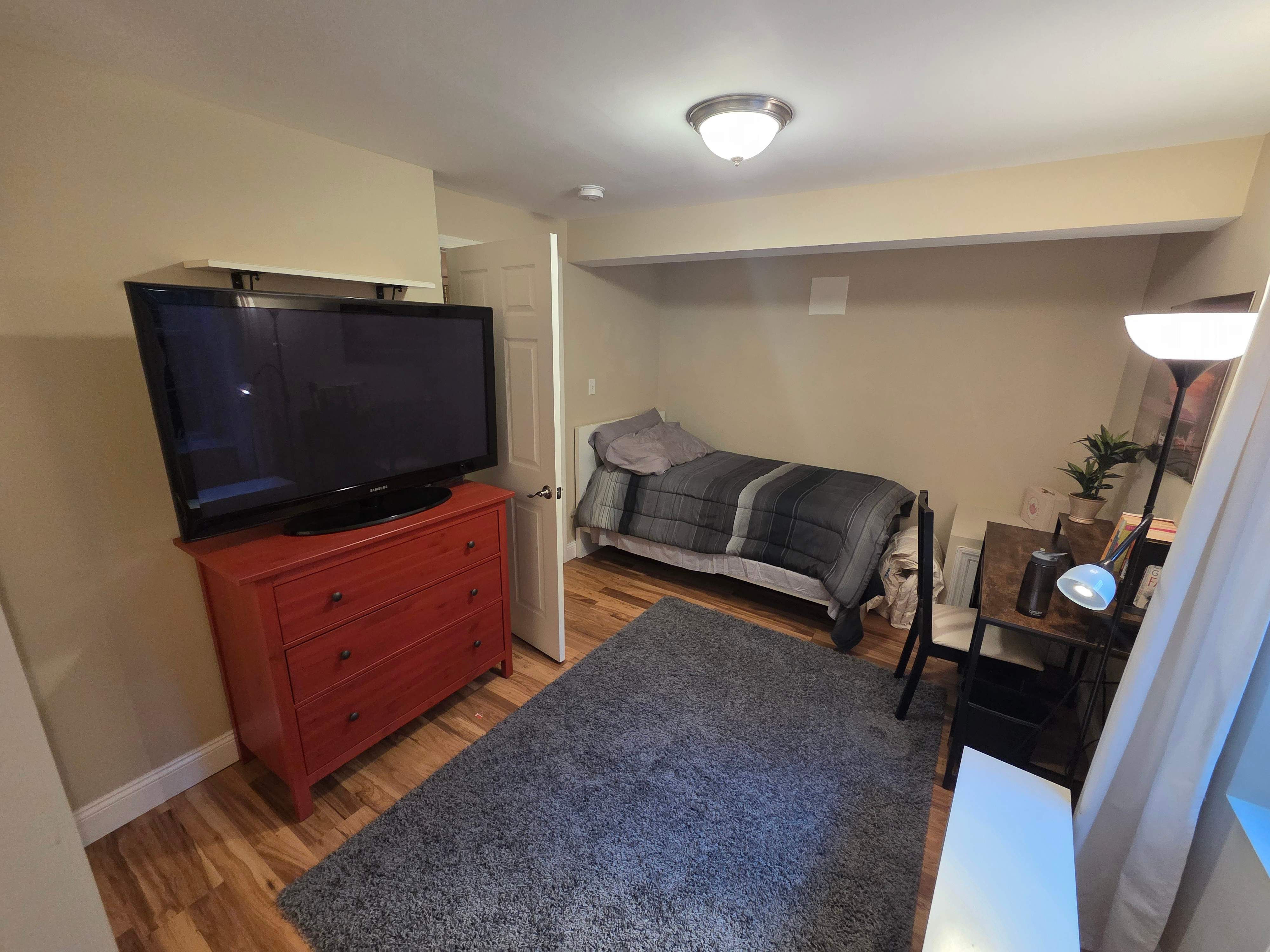 Location, Location, Location 2 Bed 2 Bath Fully Furnished Cottage - Photo 12