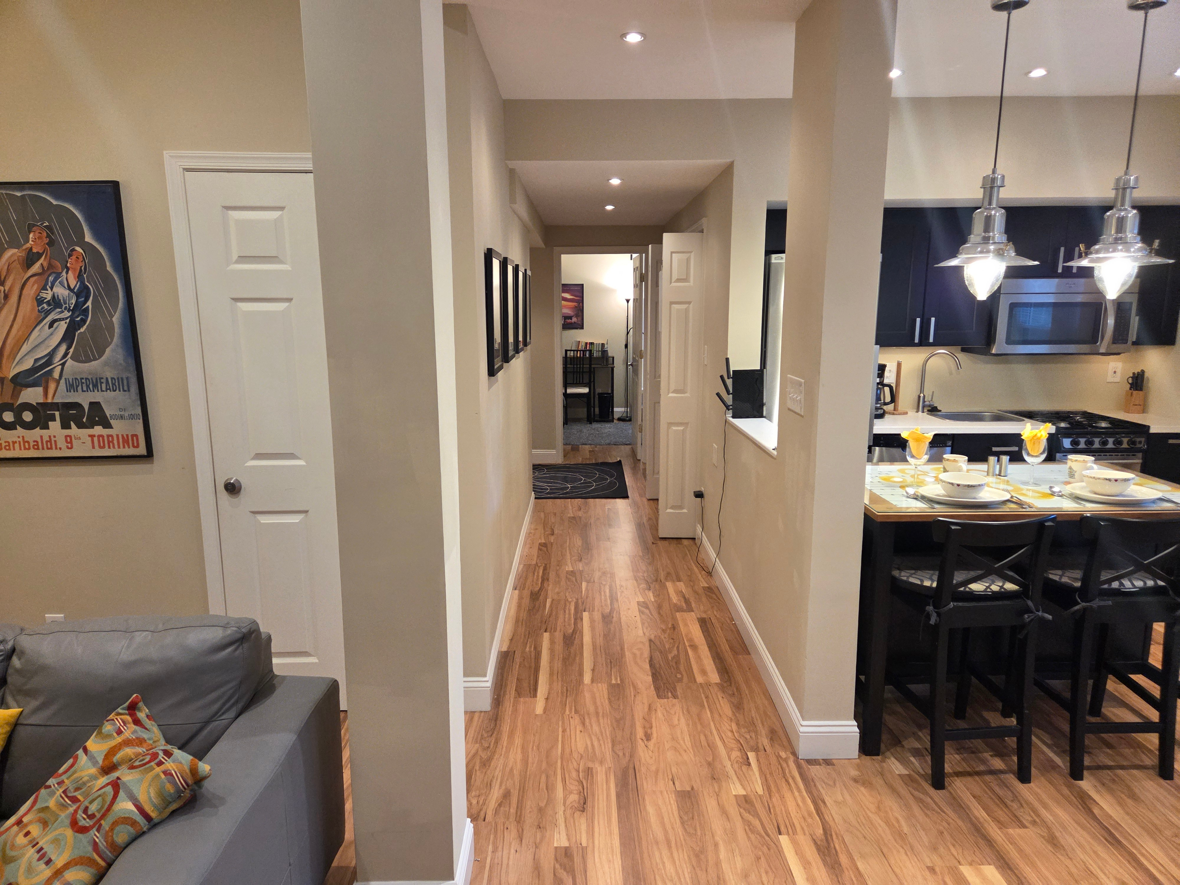 Location, Location, Location 2 Bed 2 Bath Fully Furnished Cottage - Photo 5