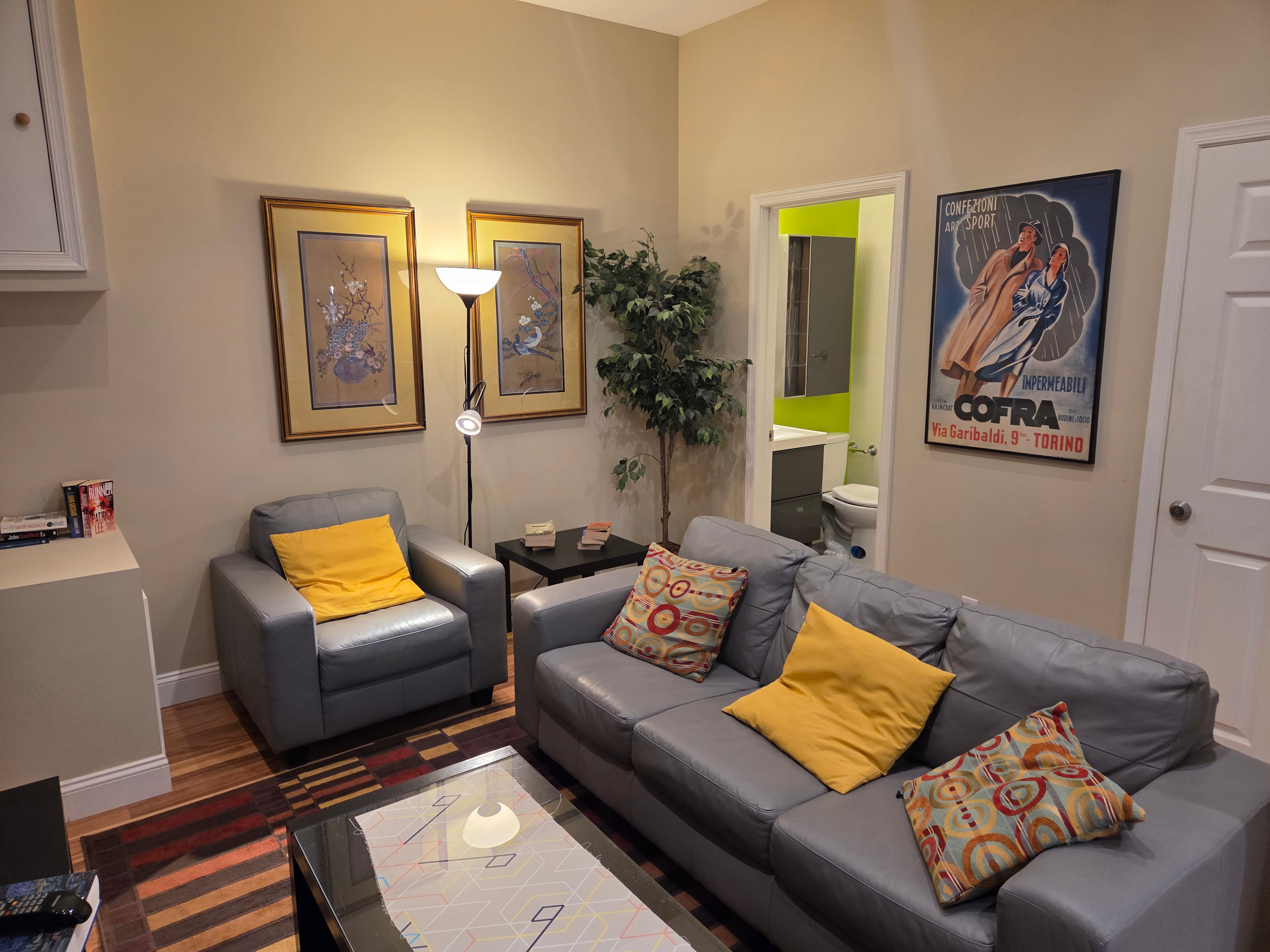Location, Location, Location 2 Bed 2 Bath Fully Furnished Cottage - Photo 6