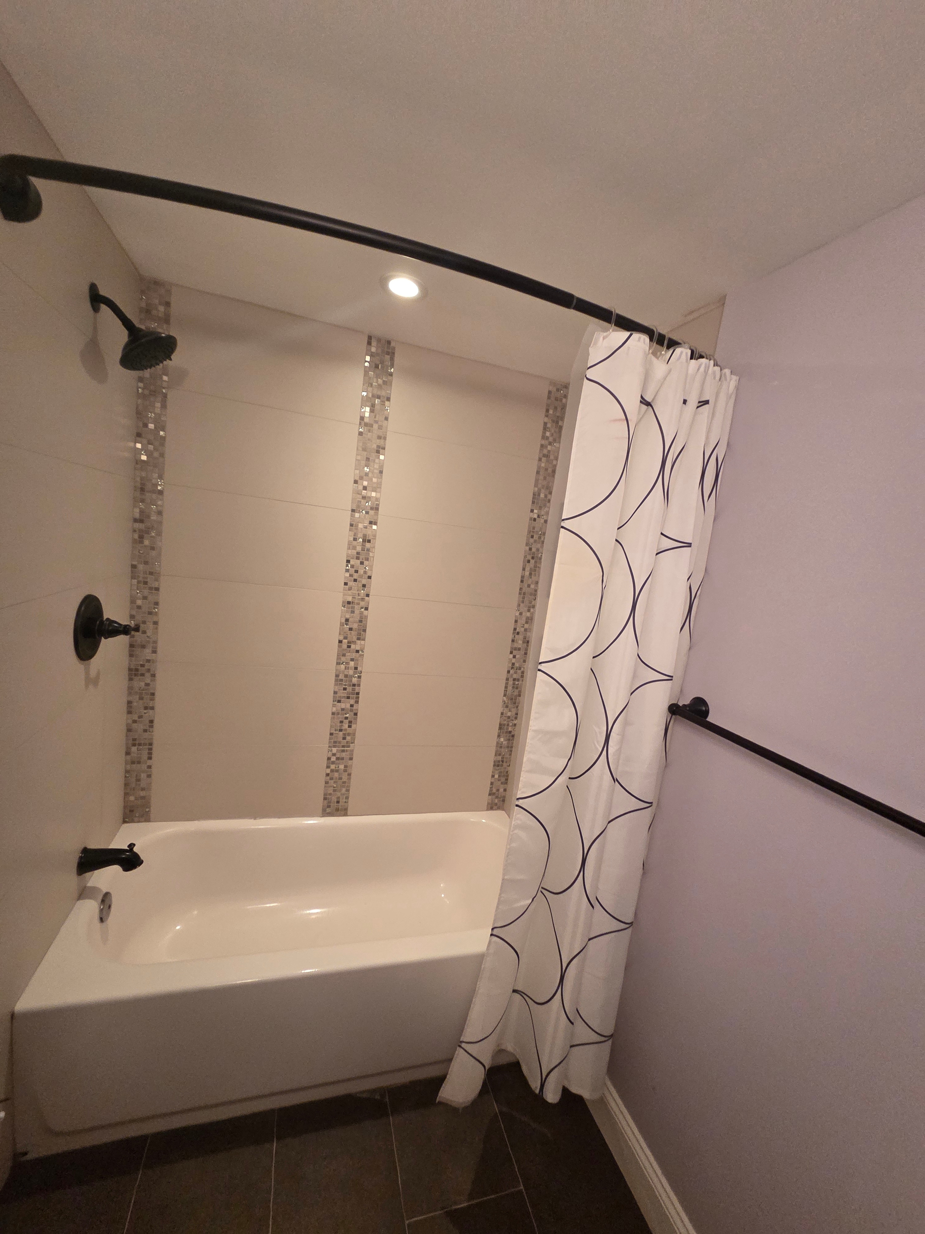 Location, Location, Location 2 Bed 2 Bath Fully Furnished Cottage - Photo 11
