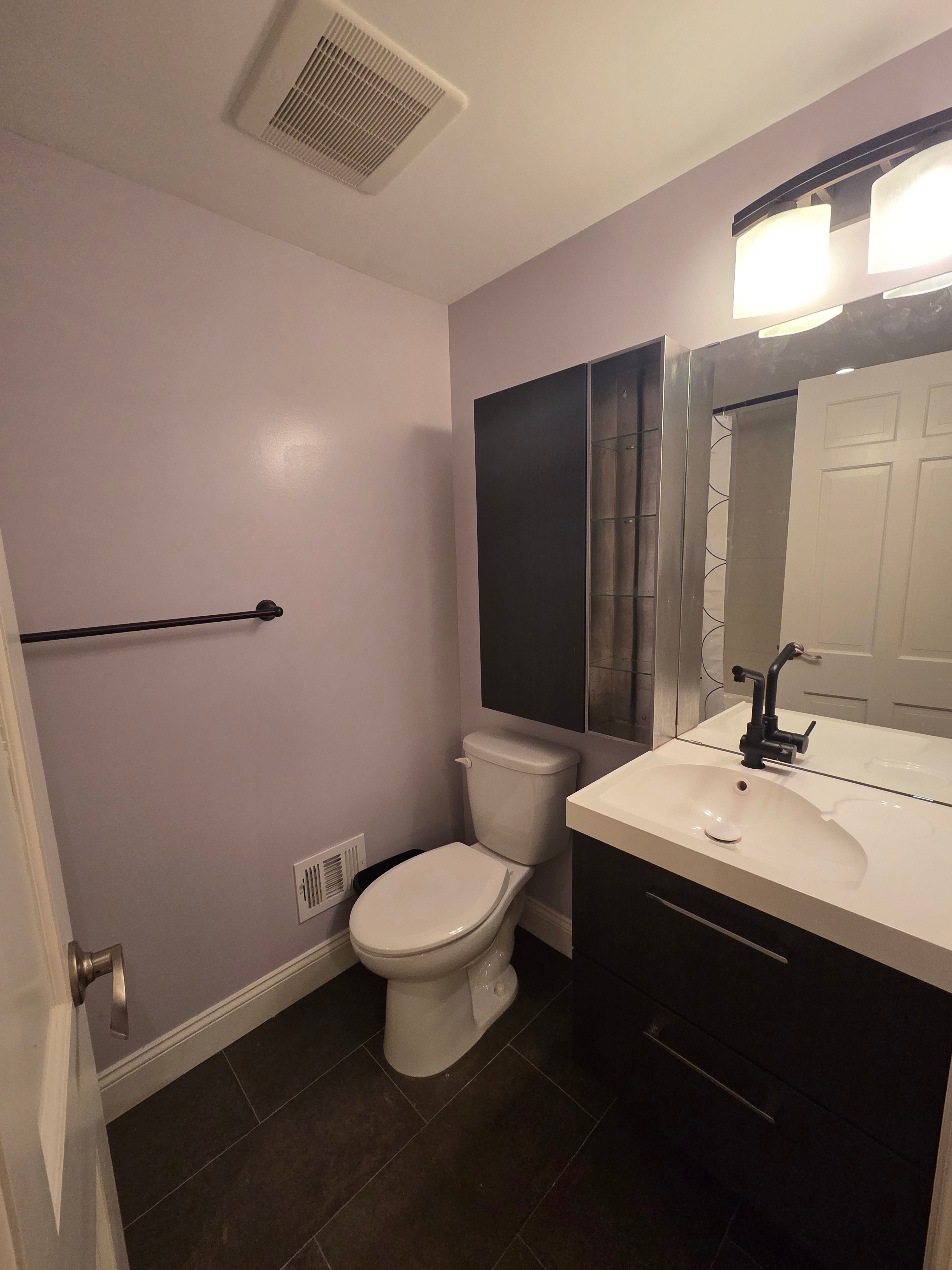 Location, Location, Location 2 Bed 2 Bath Fully Furnished Cottage - Photo 10
