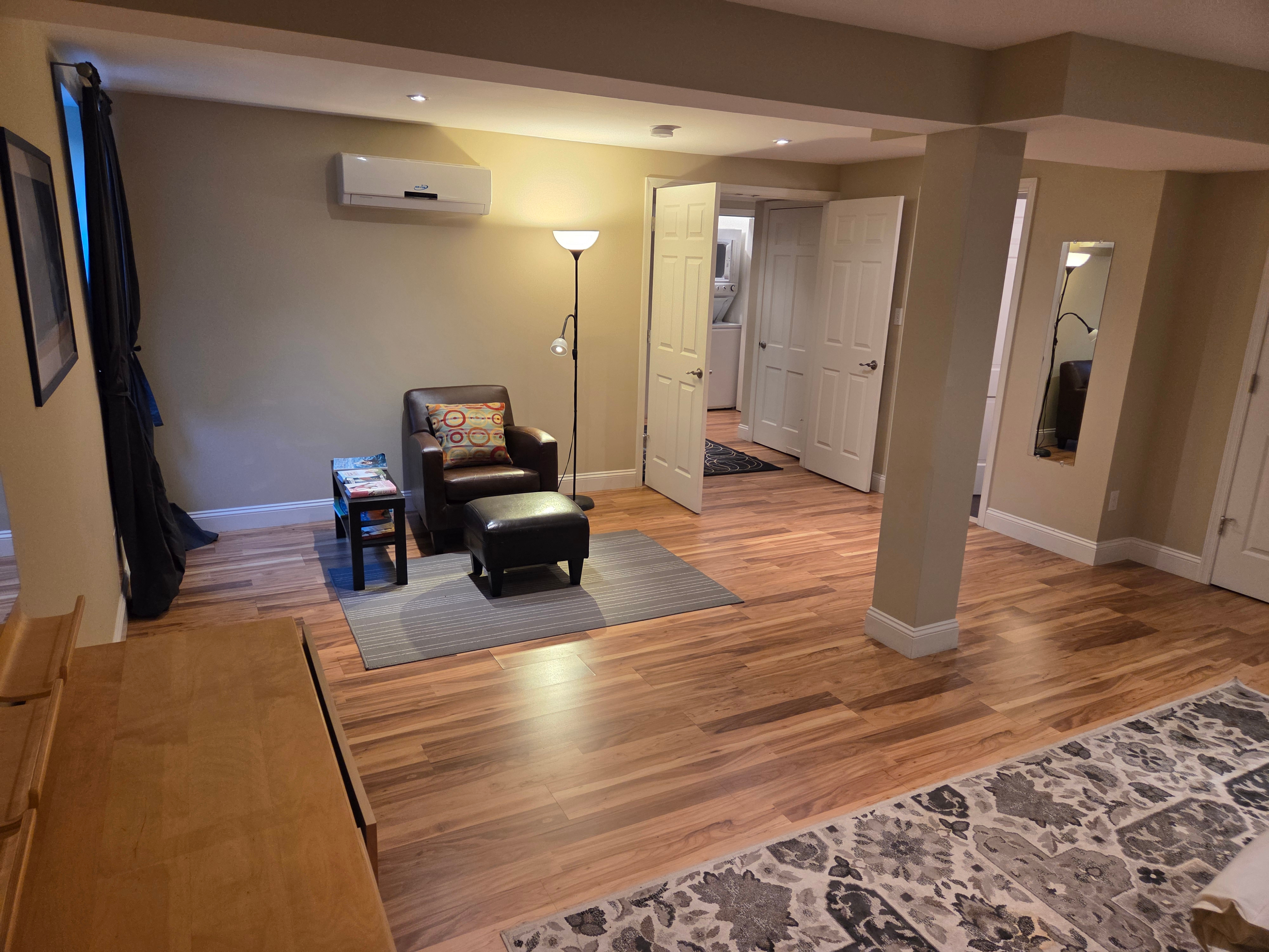 Location, Location, Location 2 Bed 2 Bath Fully Furnished Cottage - Photo 8