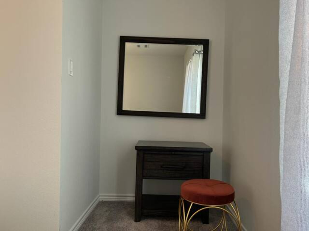 Spacious Furnished Room Near Energy Corridor | Queen + Twin Bed - Photo 7