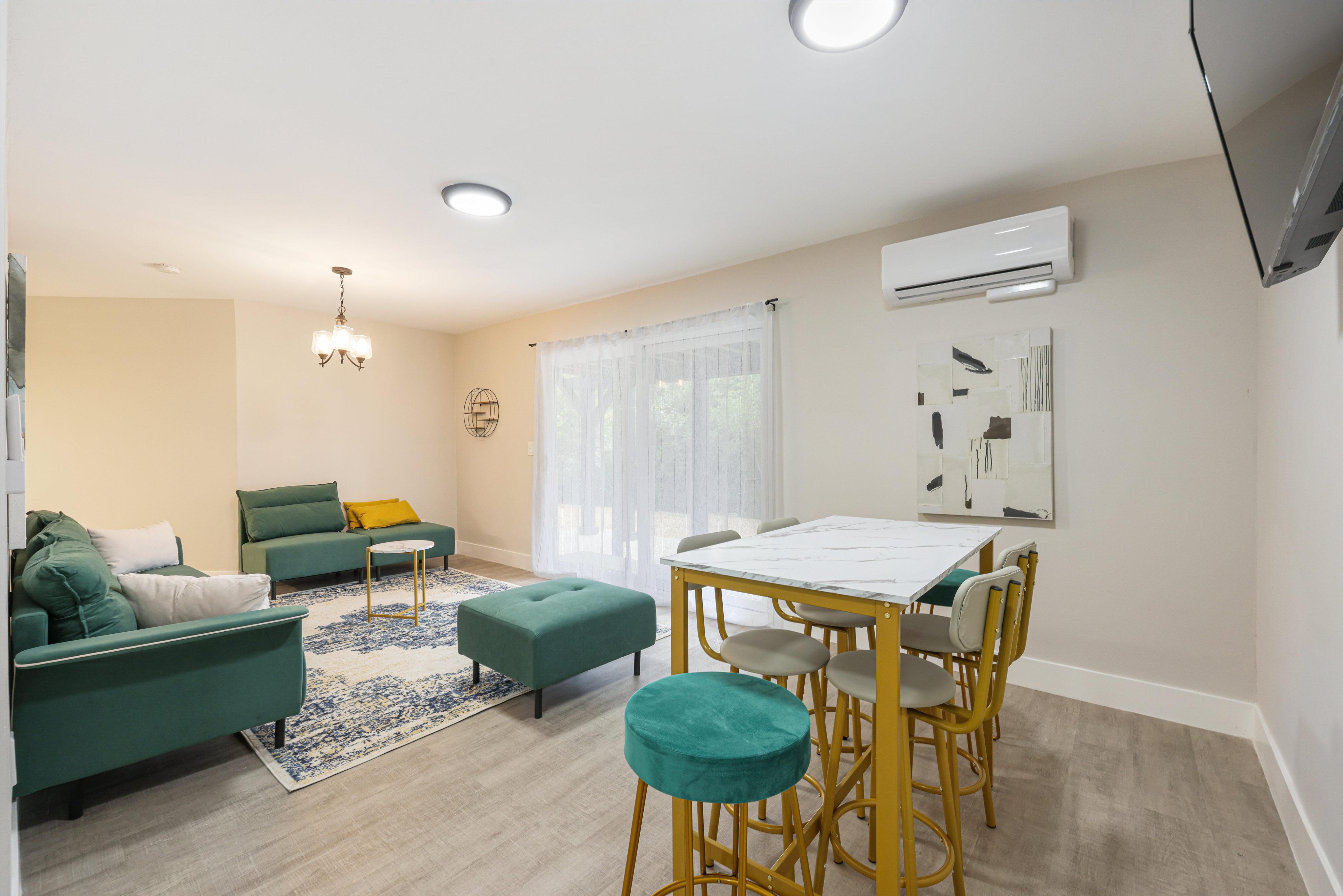 Luxury Remodeled Furnished Private Room with Smart TV, Laundry Access, Patio, and Hot Tub (D) - Photo 4