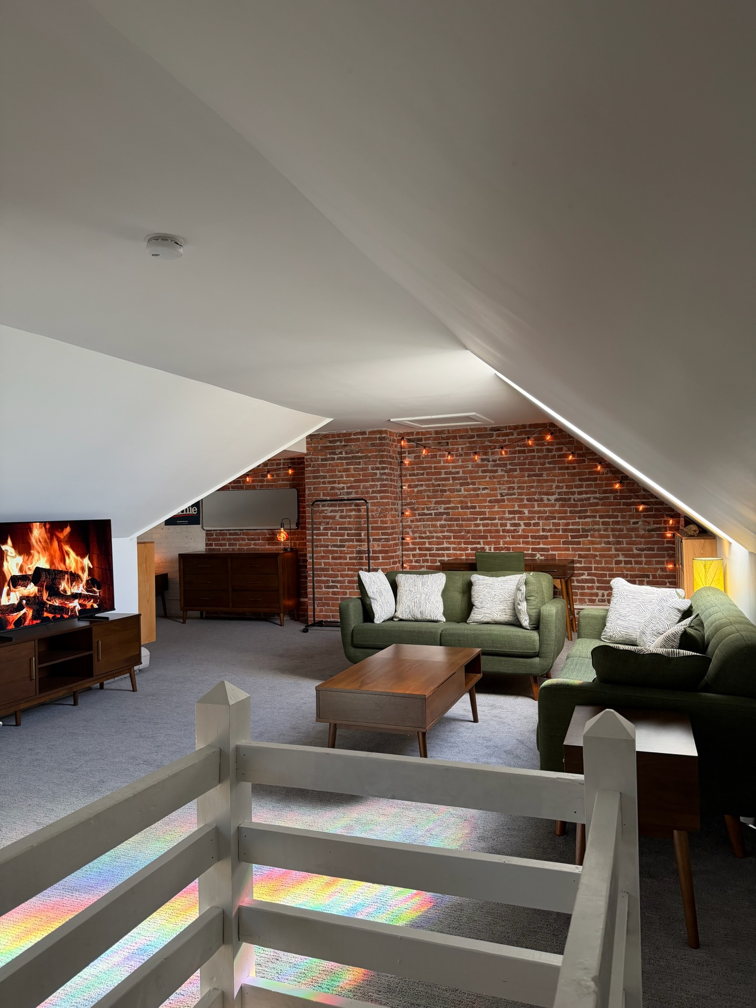 Third Floor Loft in Bright Colchester Two-Bedroom Condo - Photo 8