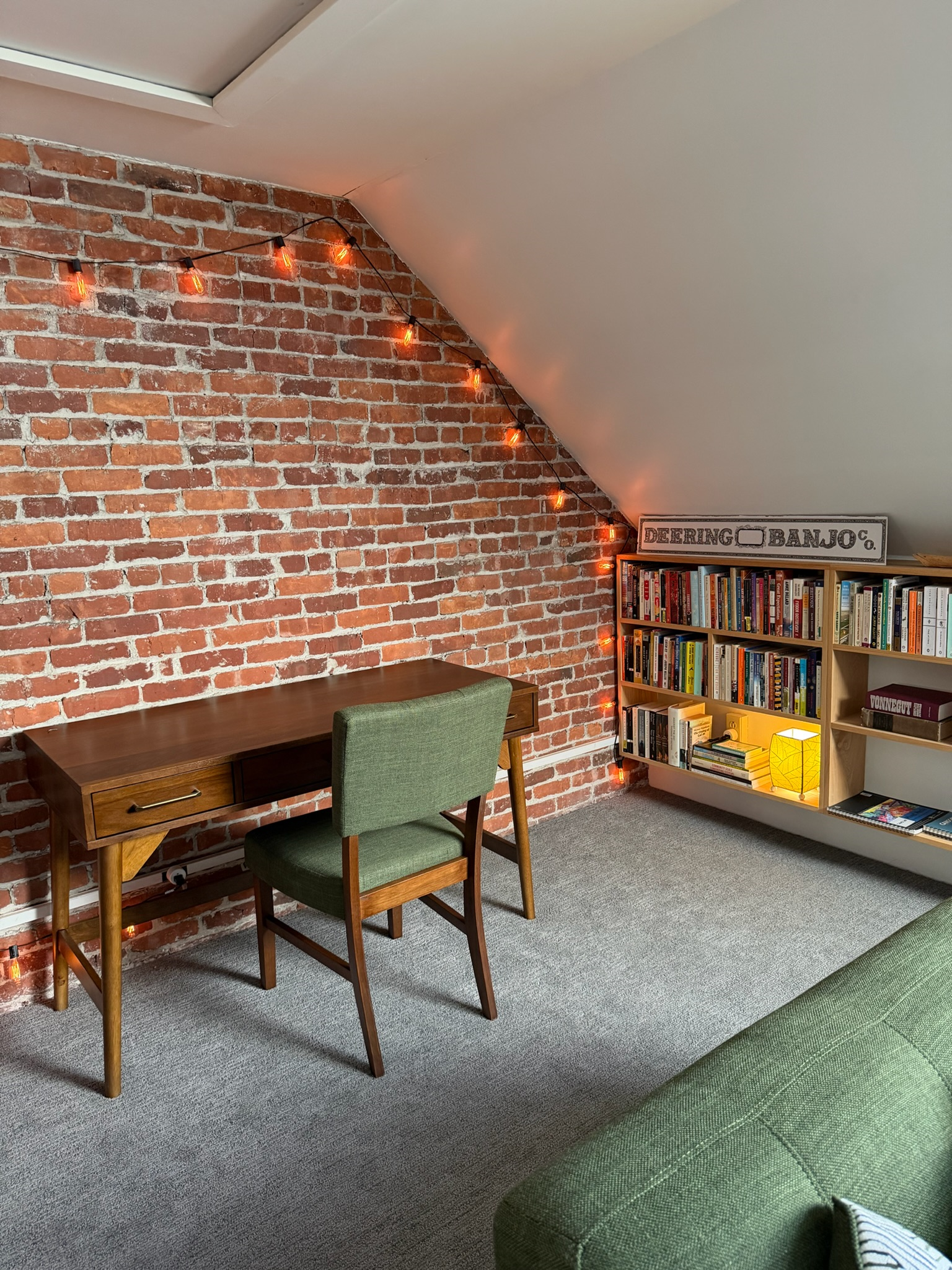 Third Floor Loft in Bright Colchester Two-Bedroom Condo - Photo 12