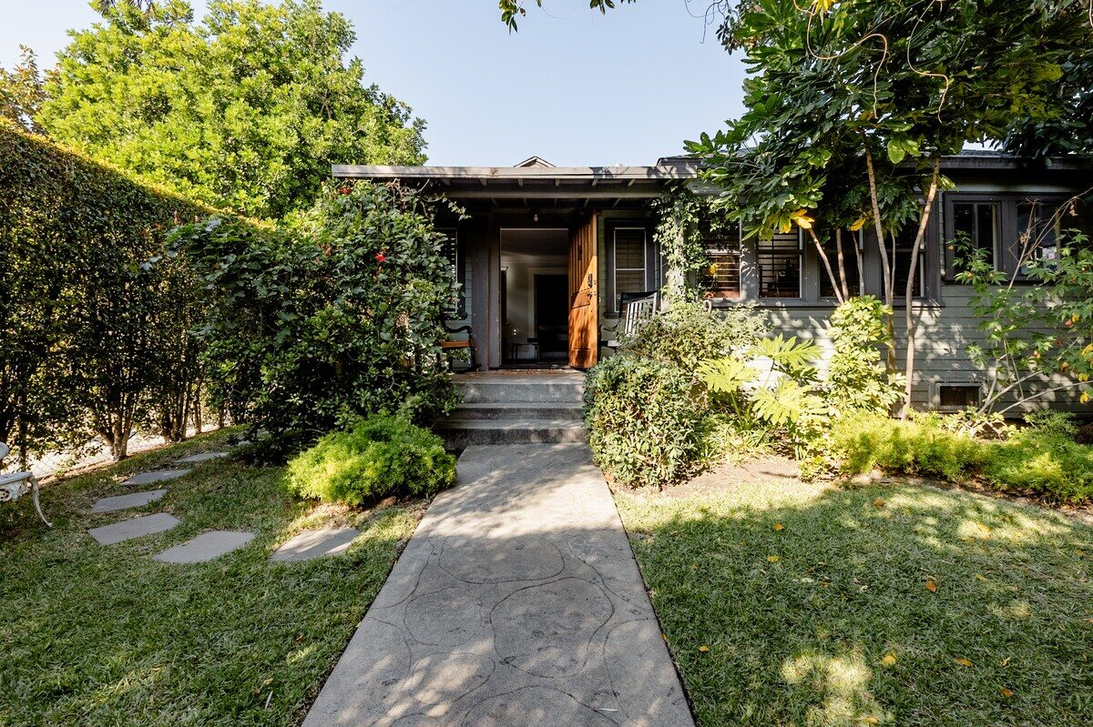 Private 1916 Garden Bungalow, 2BR, Central Hollywood, 30+ Nights - Photo 3