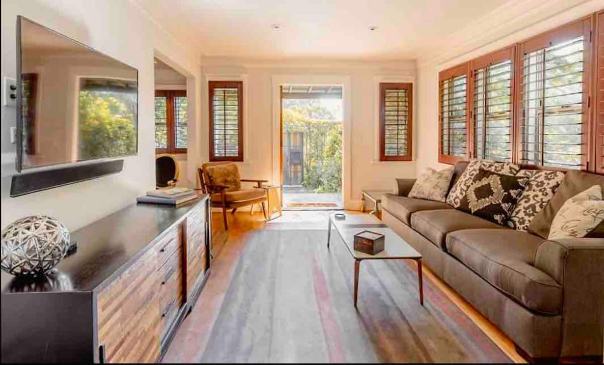 Private 1916 Garden Bungalow, 2BR, Central Hollywood, 30+ Nights - Photo 6