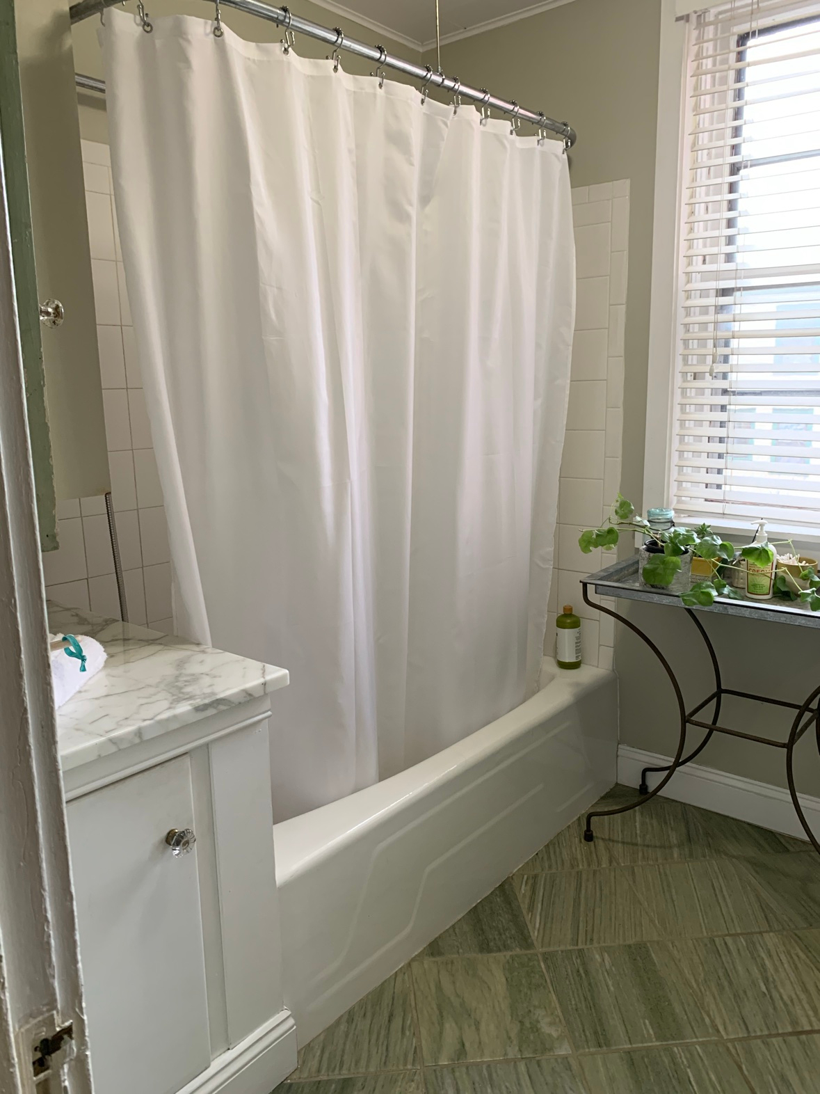 Downtown Designer Digs - Photo 3
