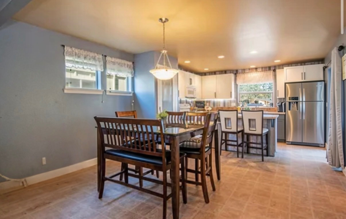 All Utilities Paid! Private Rooms in a Bright SE Bend Home - Photo 3