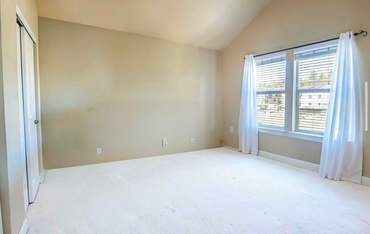 All Utilities Paid! Private Rooms in a Bright SE Bend Home - Photo 5