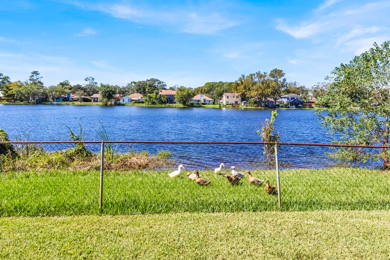 Direct Waterfront Gem, Newly Renovated Large 3/2 Townhome - Photo 3