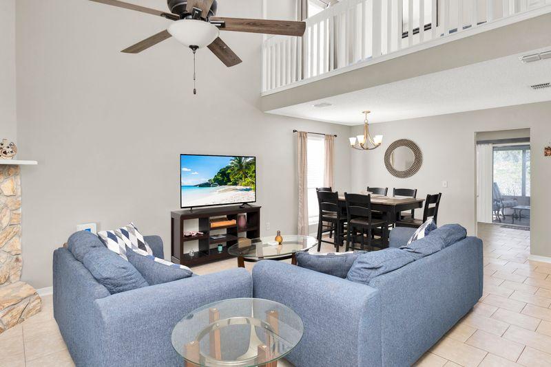 Direct Waterfront Gem, Newly Renovated Large 3/2 Townhome - Photo 4