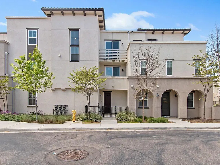 Spacious 4BR Townhome | Gated Community & Resort-Style Amenities - Photo 4