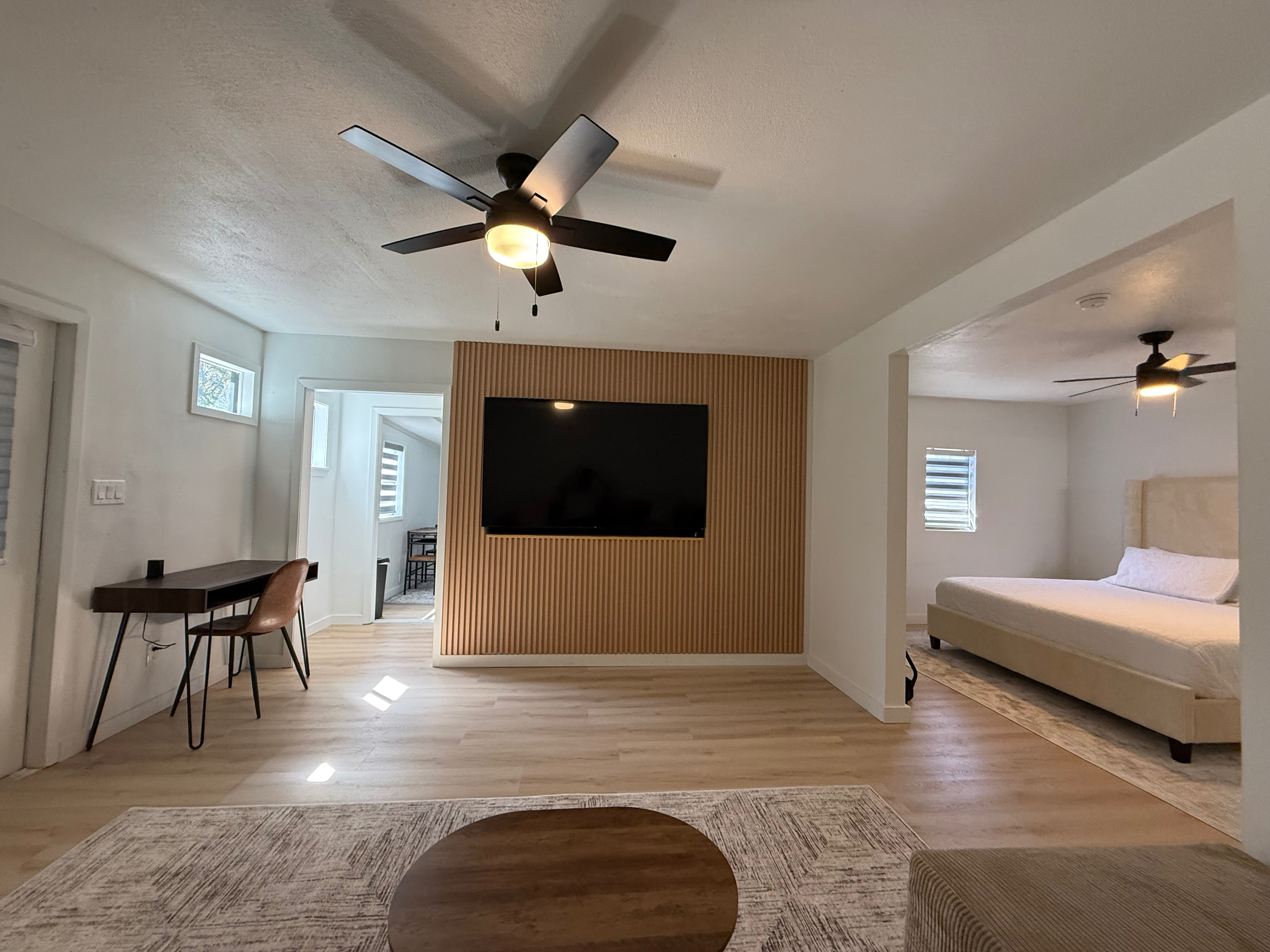 Modern Loft Apartment in Medical City - Photo 2