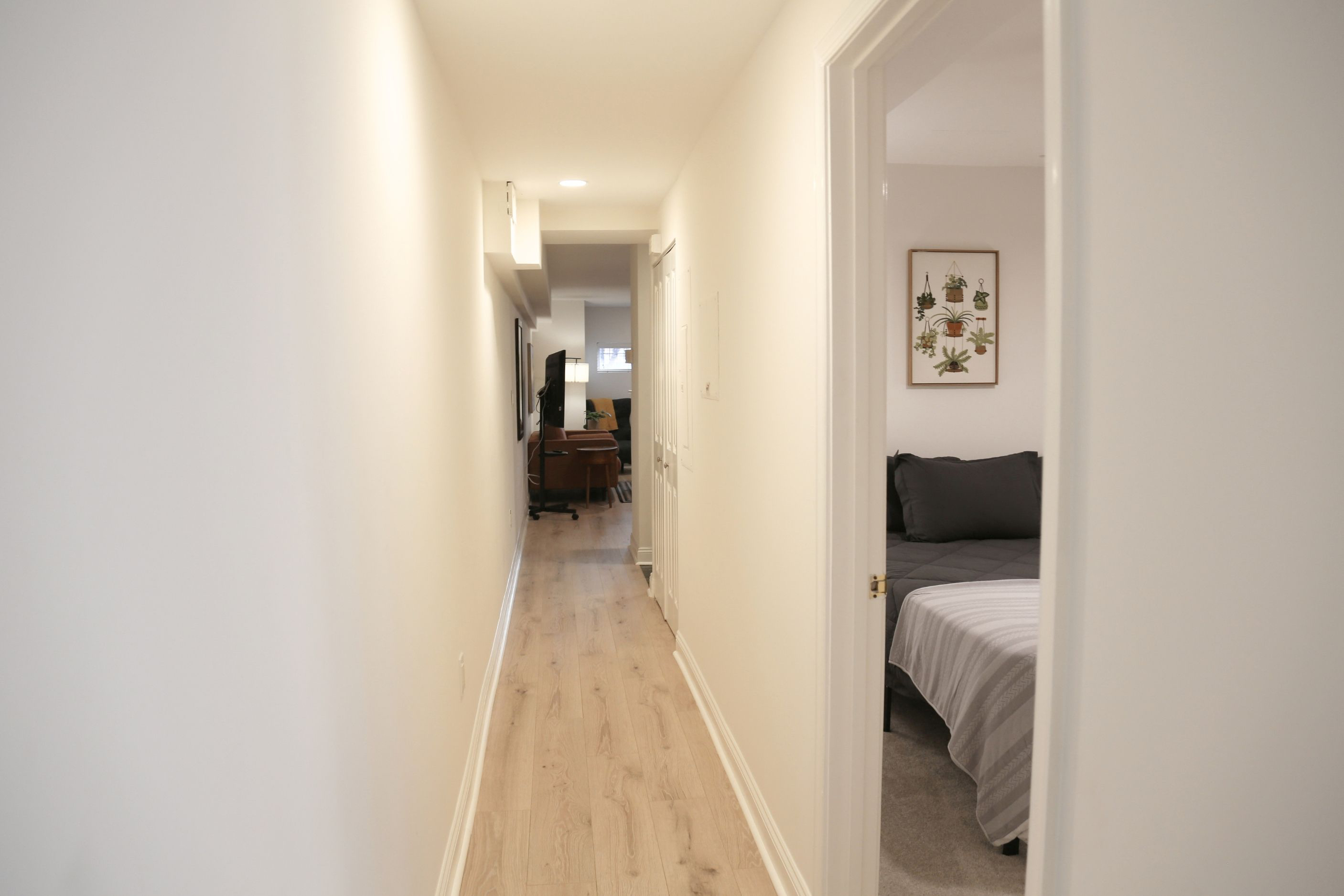 2Bd 1Ba Garden level apartment - Photo 12