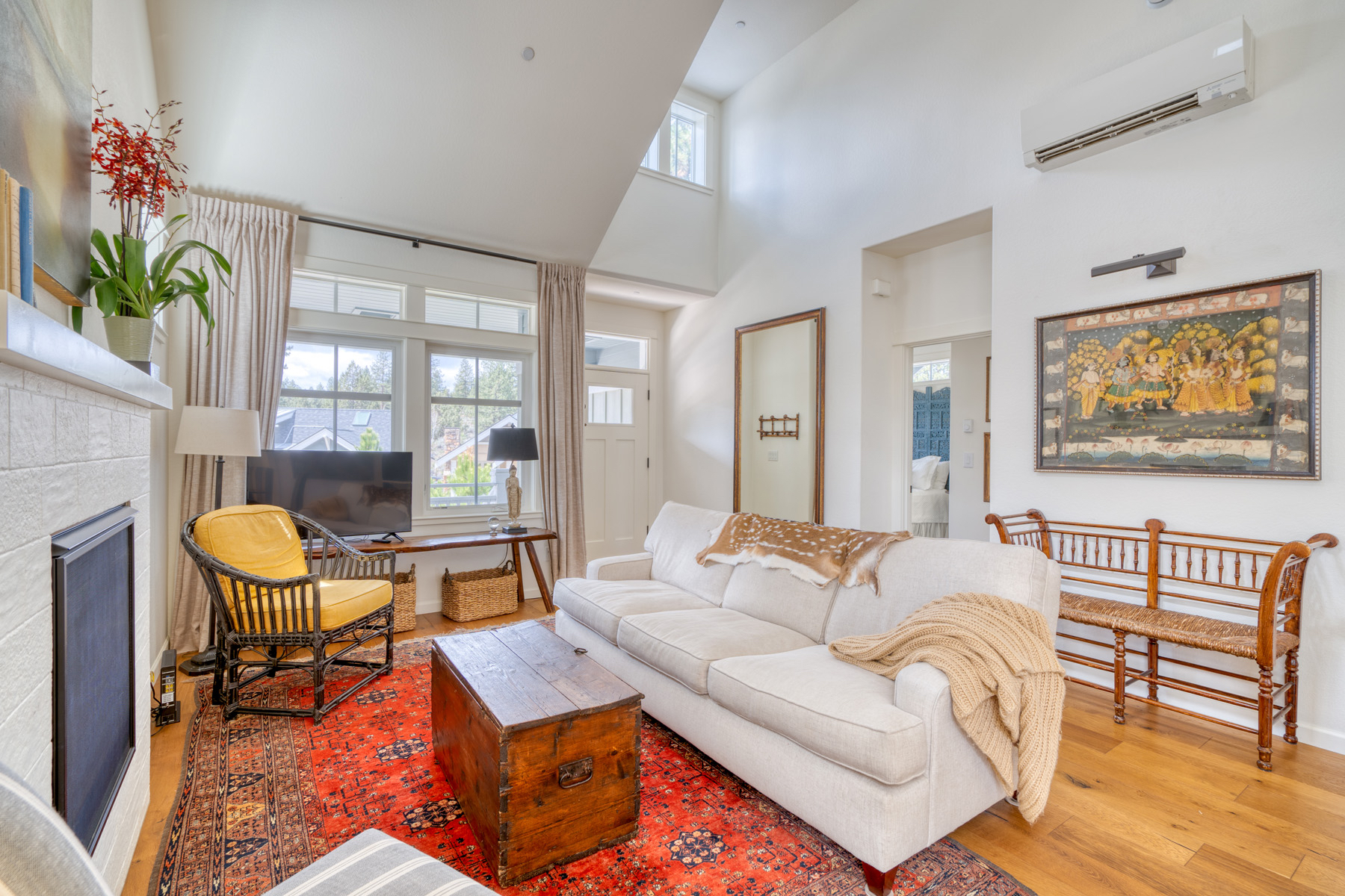 Art Collectors Sophisticated NW Crossing Home - Photo 1