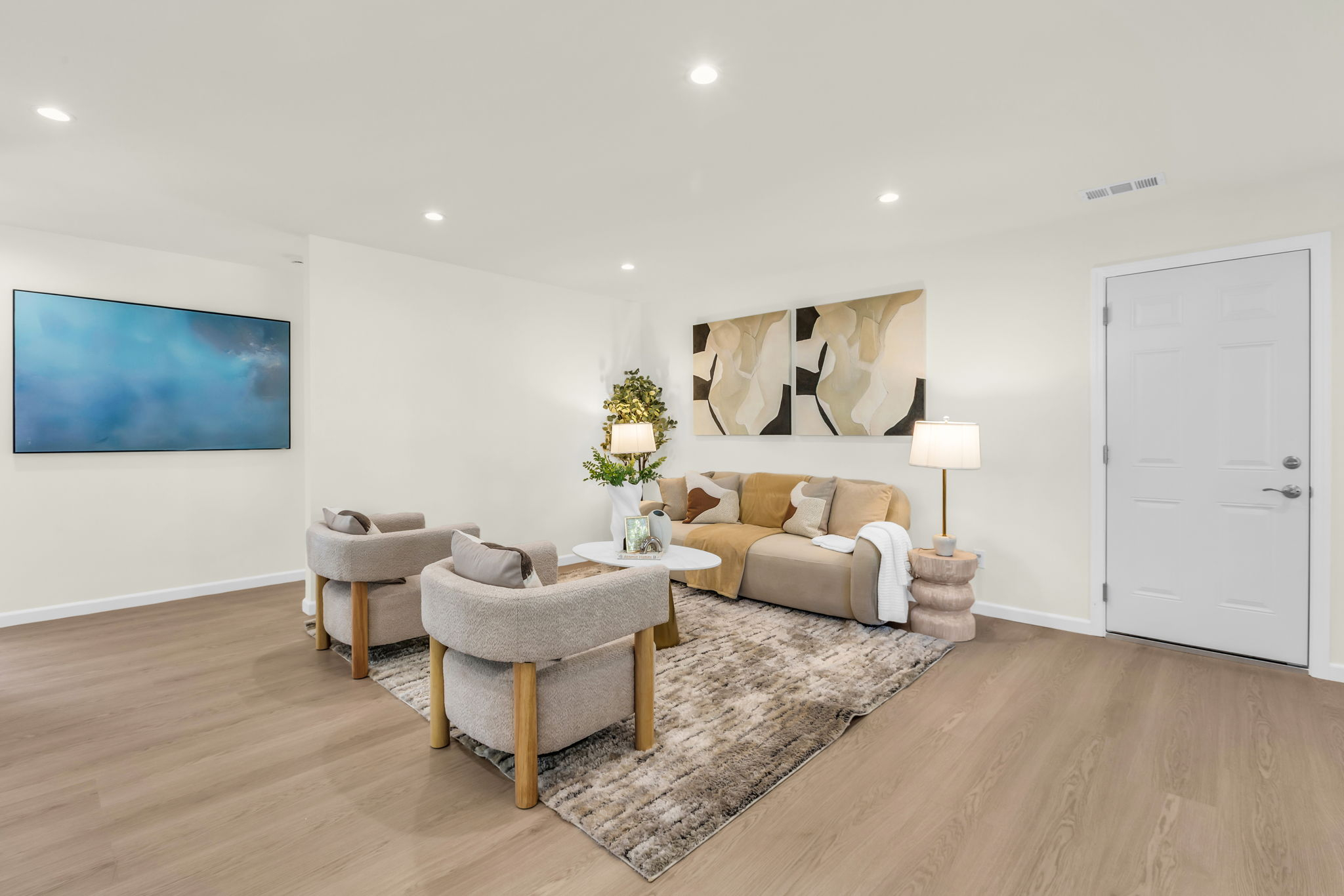 Completely Remodeled with BRAND-NEW Addition 5BD/3BA Luxury Living with ALL-NEW Premium Appliances/AC/Central Heating - Photo 2