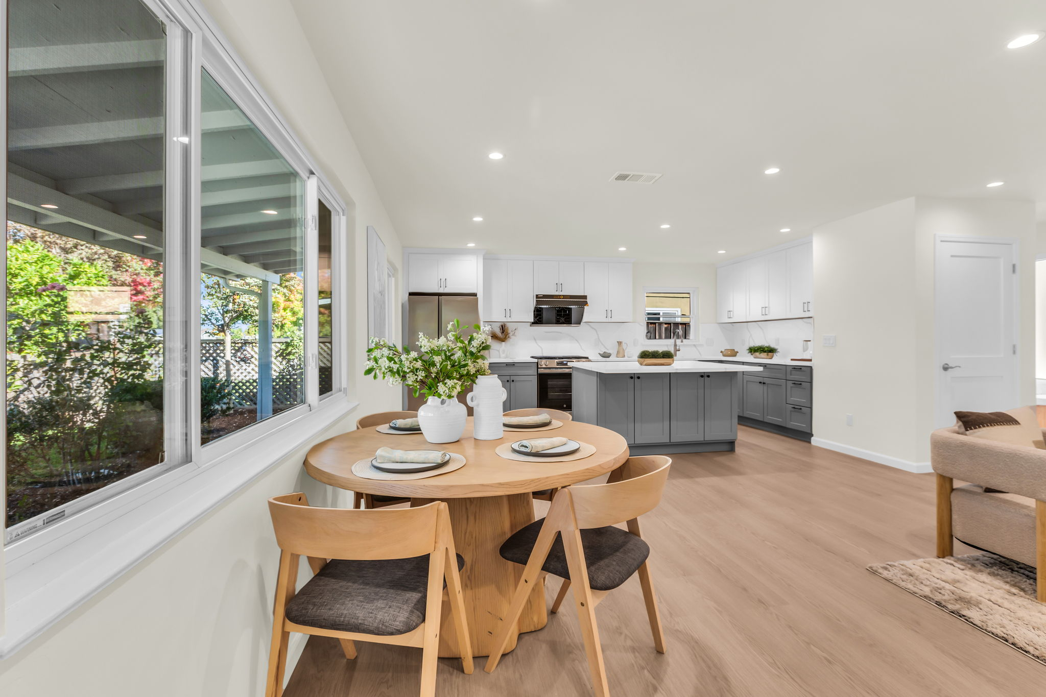 Completely Remodeled with BRAND-NEW Addition 5BD/3BA Luxury Living with ALL-NEW Premium Appliances/AC/Central Heating - Photo 4