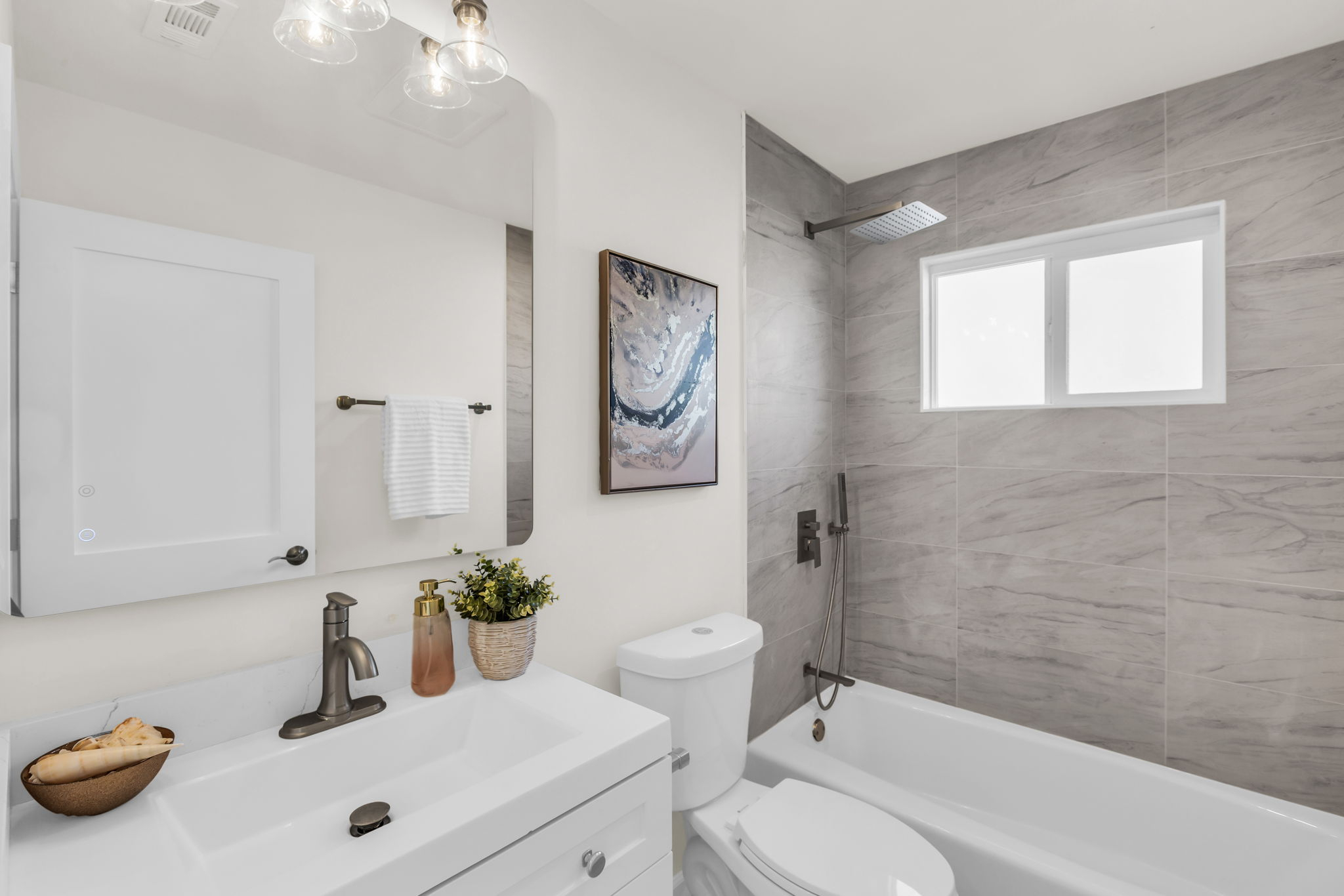 Completely Remodeled with BRAND-NEW Addition 5BD/3BA Luxury Living with ALL-NEW Premium Appliances/AC/Central Heating - Photo 6