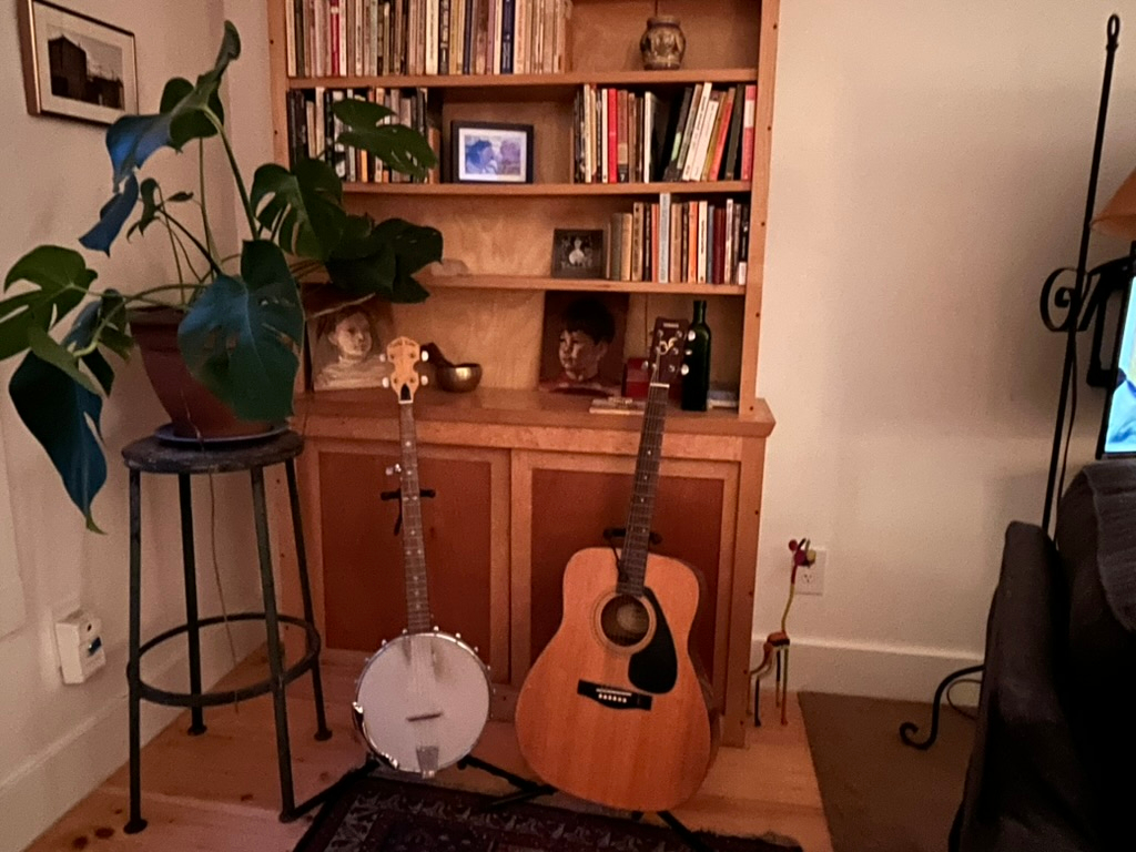 Charming 3 Bedroom House on Quiet Road with Woodburning Stove & Baby Grand Piano - Photo 7