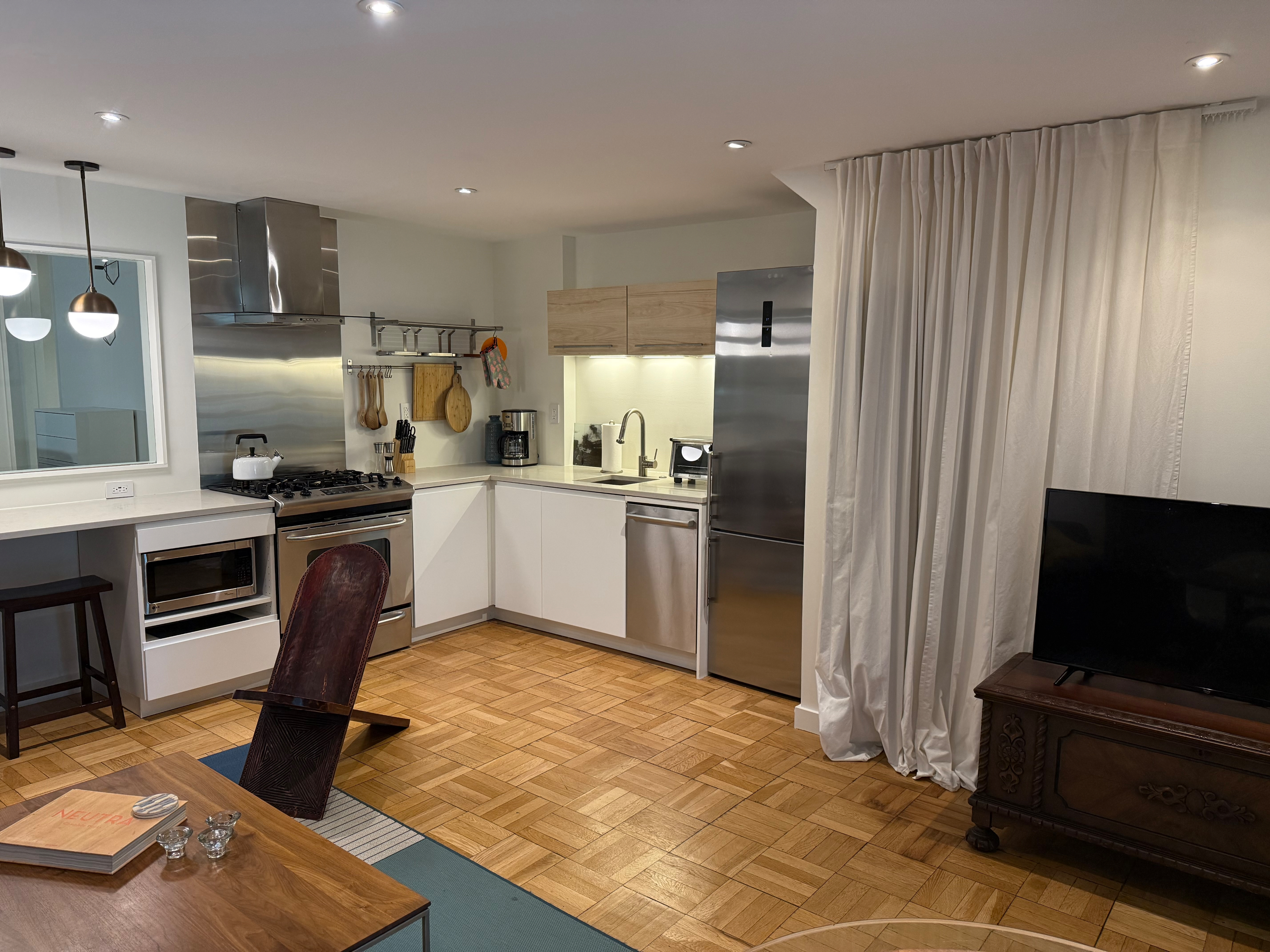Mid-Century Gem - 1bed/1bath - Photo 3