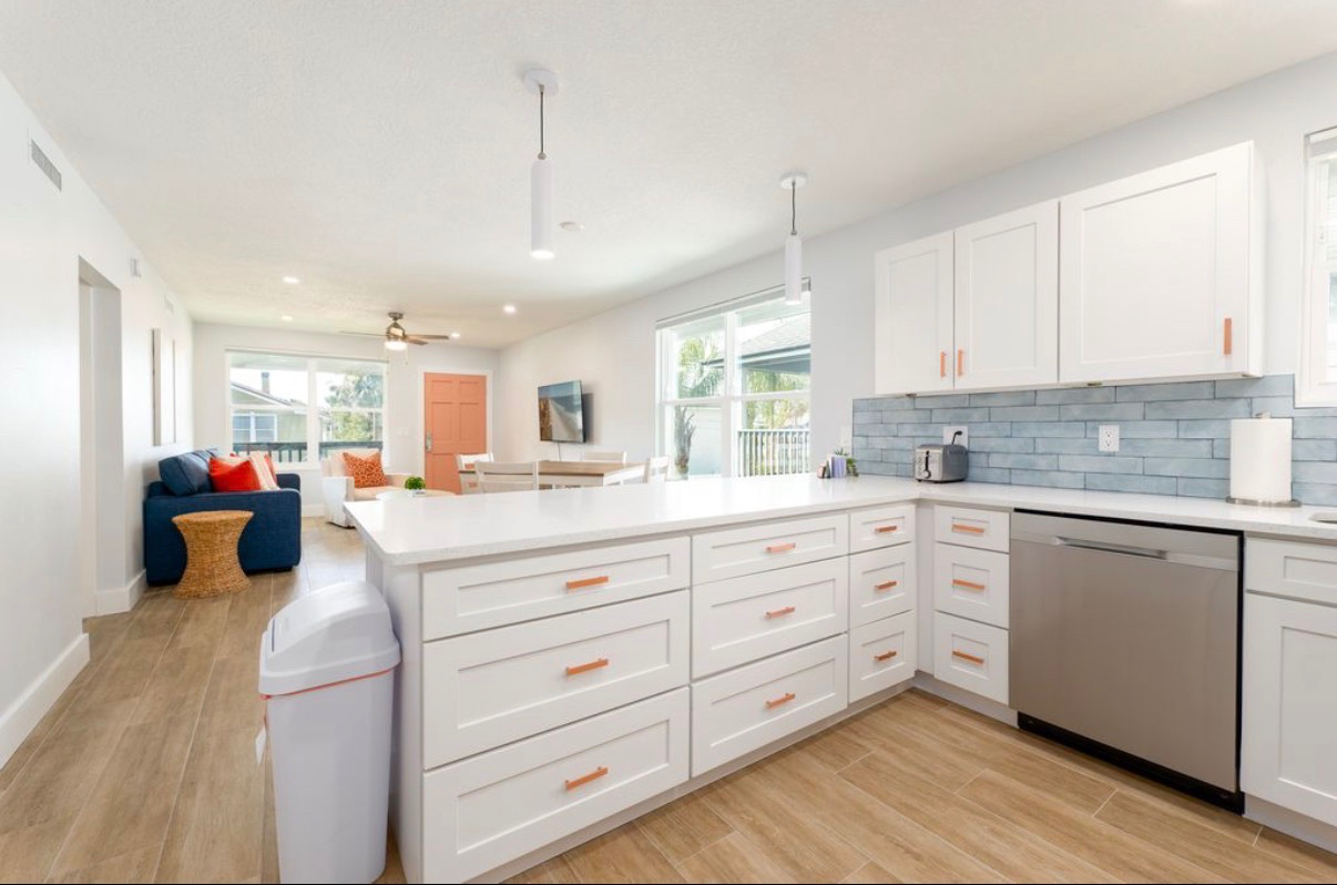 Furnished 2BR/2BA Upstairs Unit Steps from Neptune Beach - Photo 4